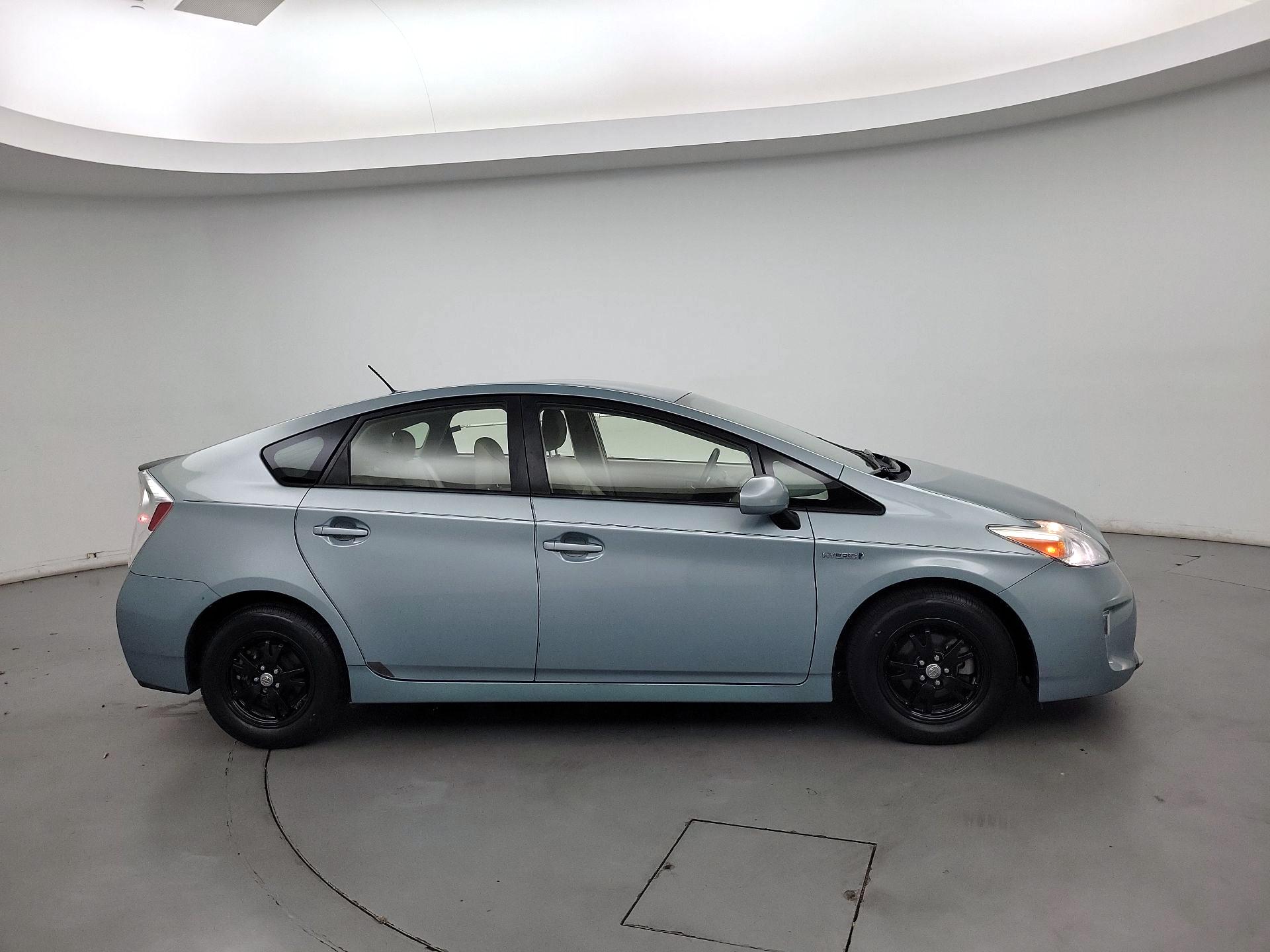 Thumbnail: 2014 Toyota Prius - 4