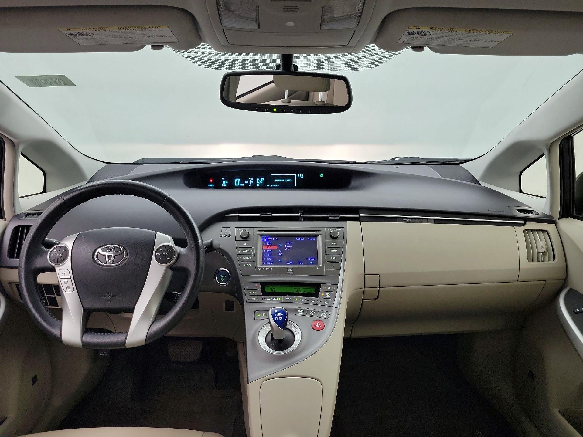 Thumbnail: 2014 Toyota Prius - 8