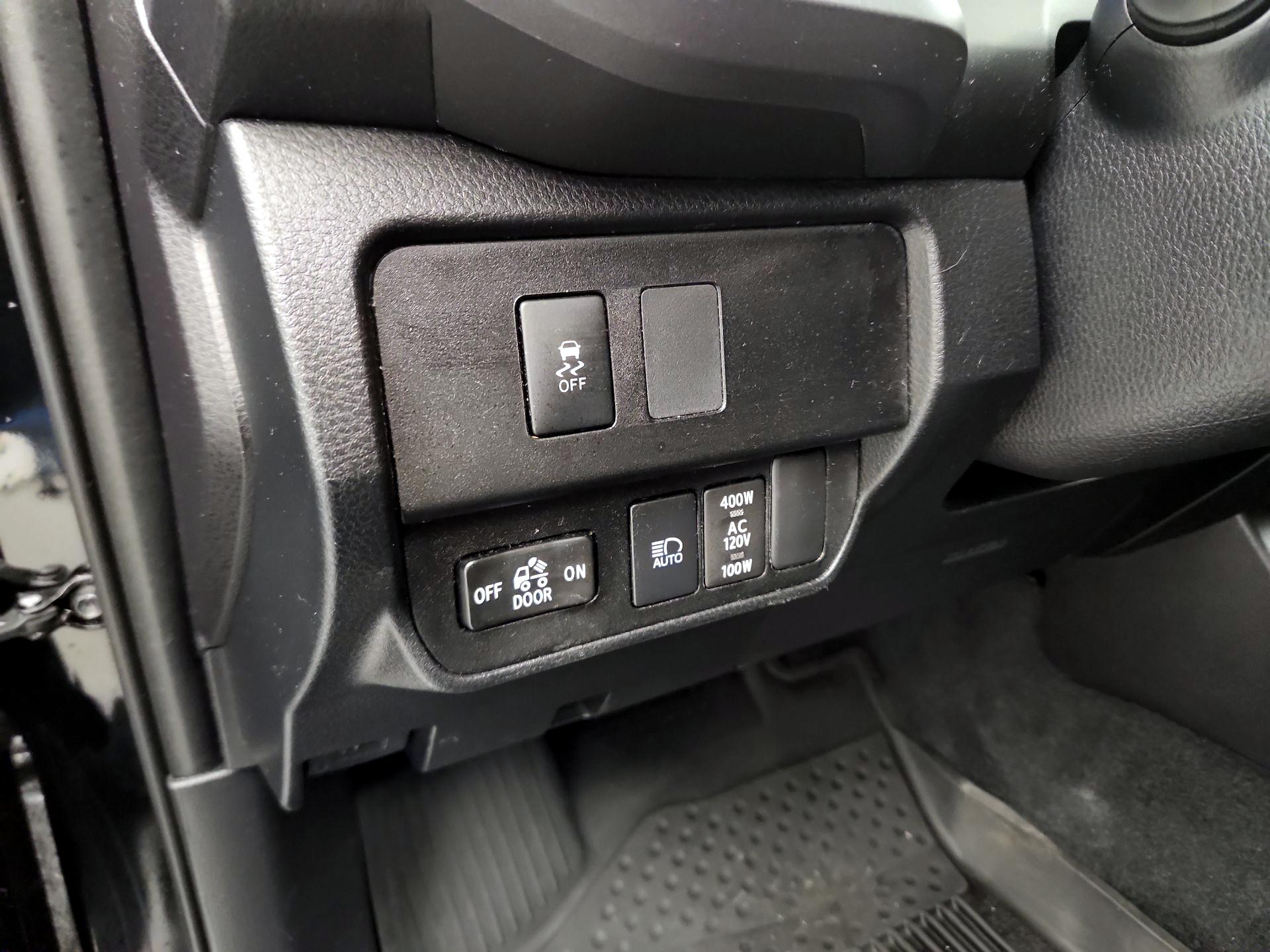 Thumbnail: 2020 Toyota Tacoma - 11