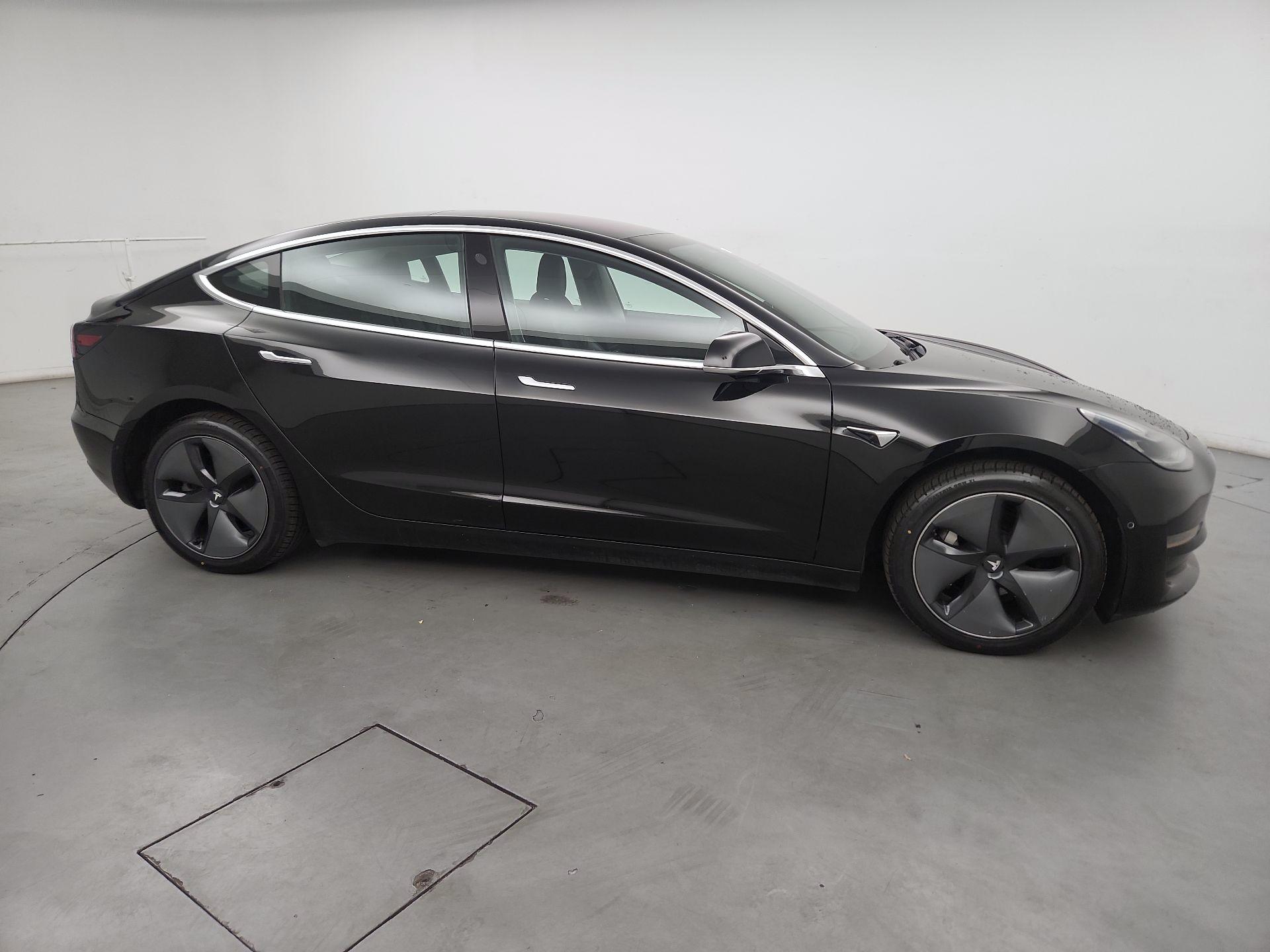Thumbnail: 2019 Tesla Model 3 - 4
