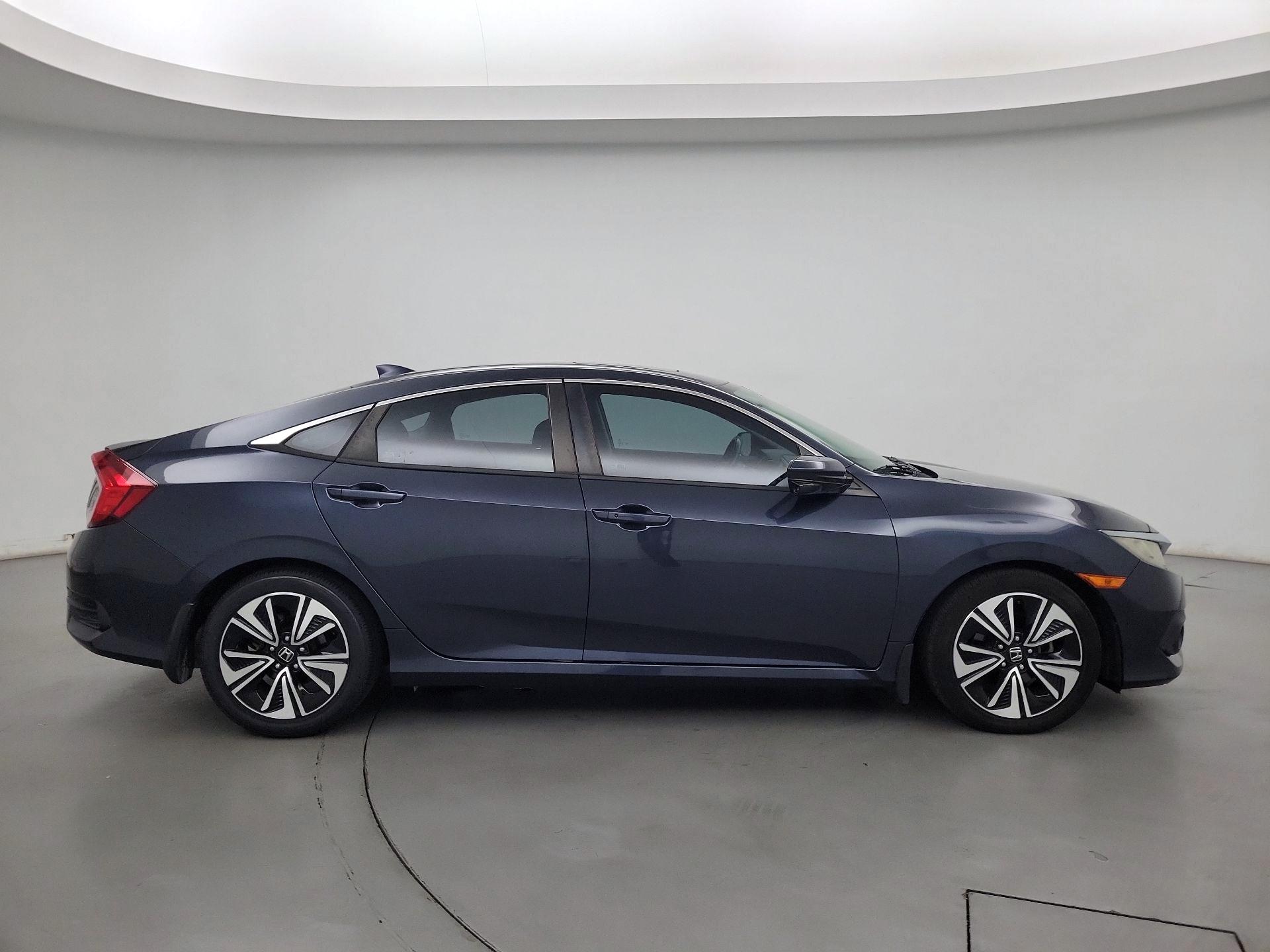 Thumbnail: 2016 Honda Civic - 4