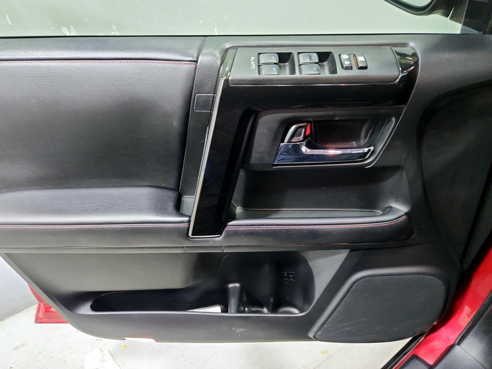 Thumbnail: 2021 Toyota 4Runner - 12