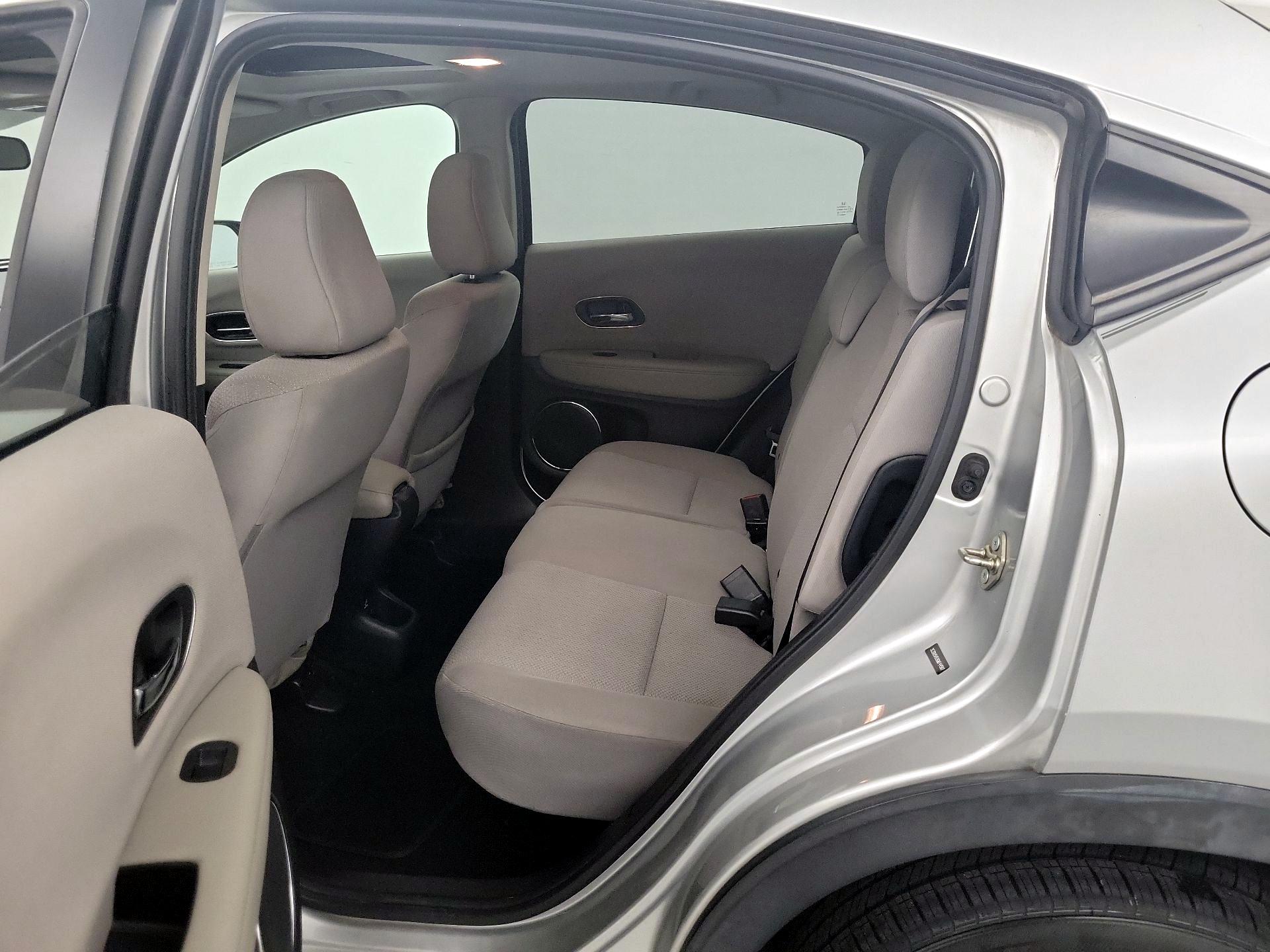 Thumbnail: 2016 Honda HR-V - 18