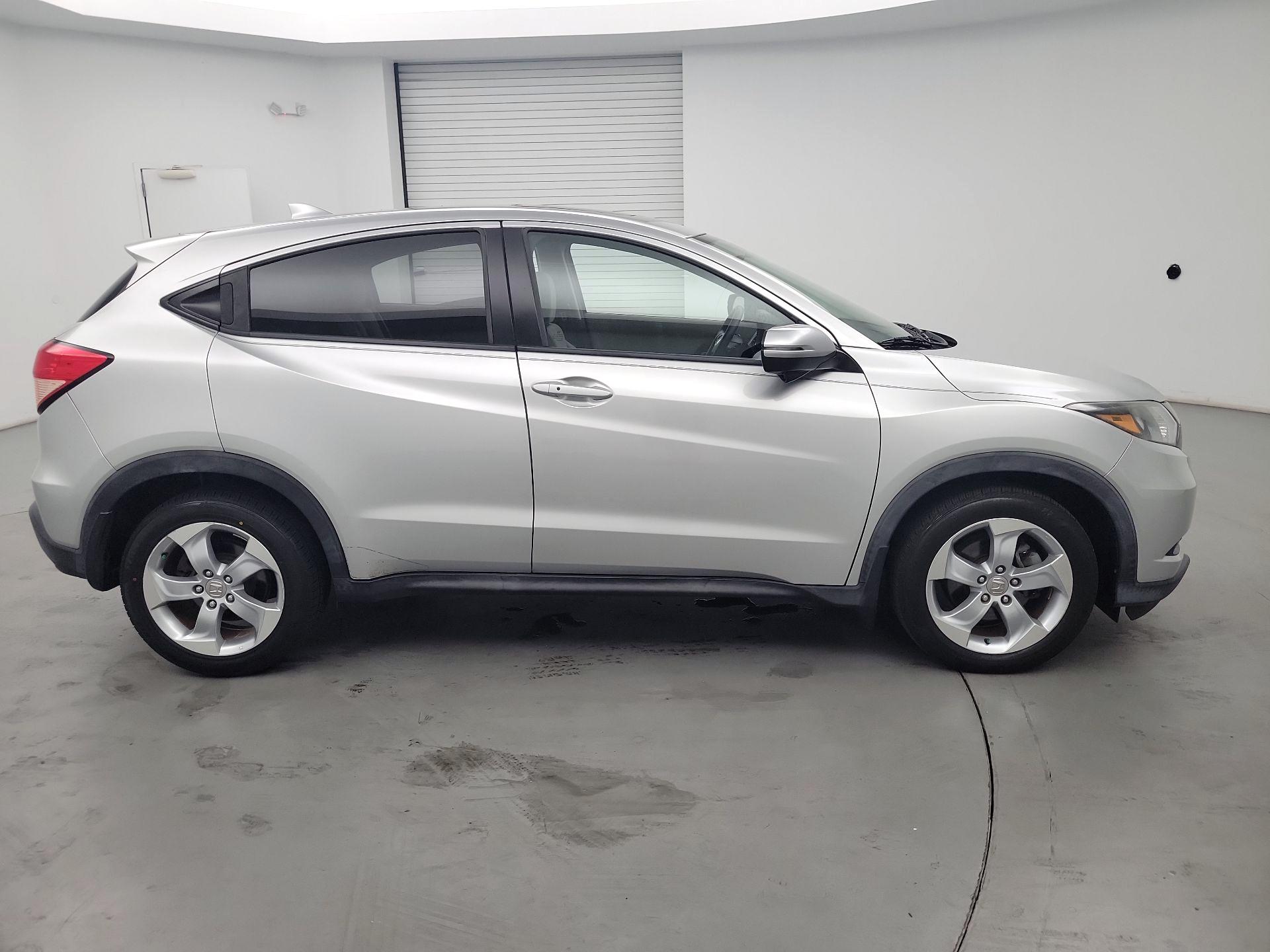 Thumbnail: 2016 Honda HR-V - 4