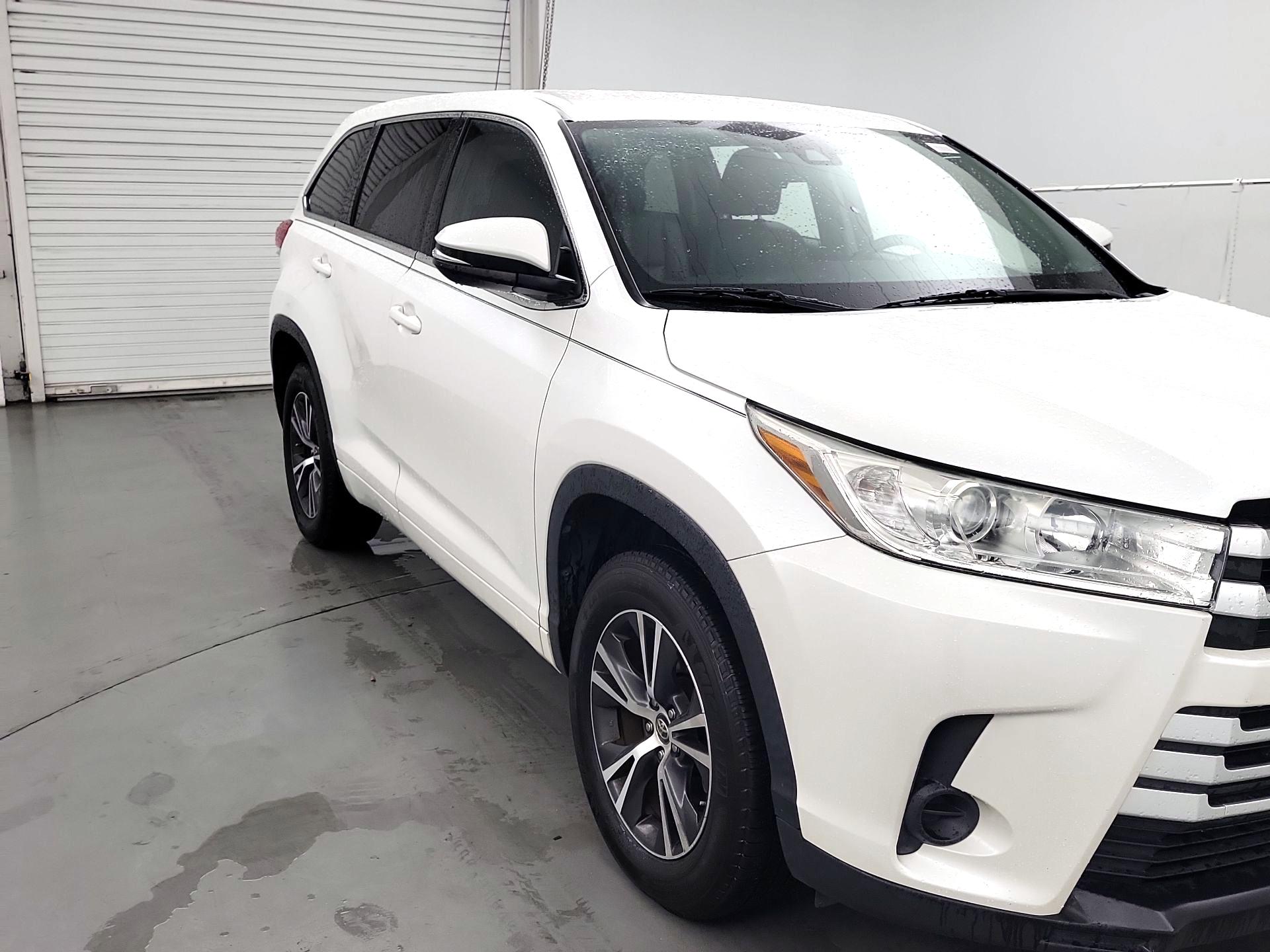 Thumbnail: 2017 Toyota Highlander - 1