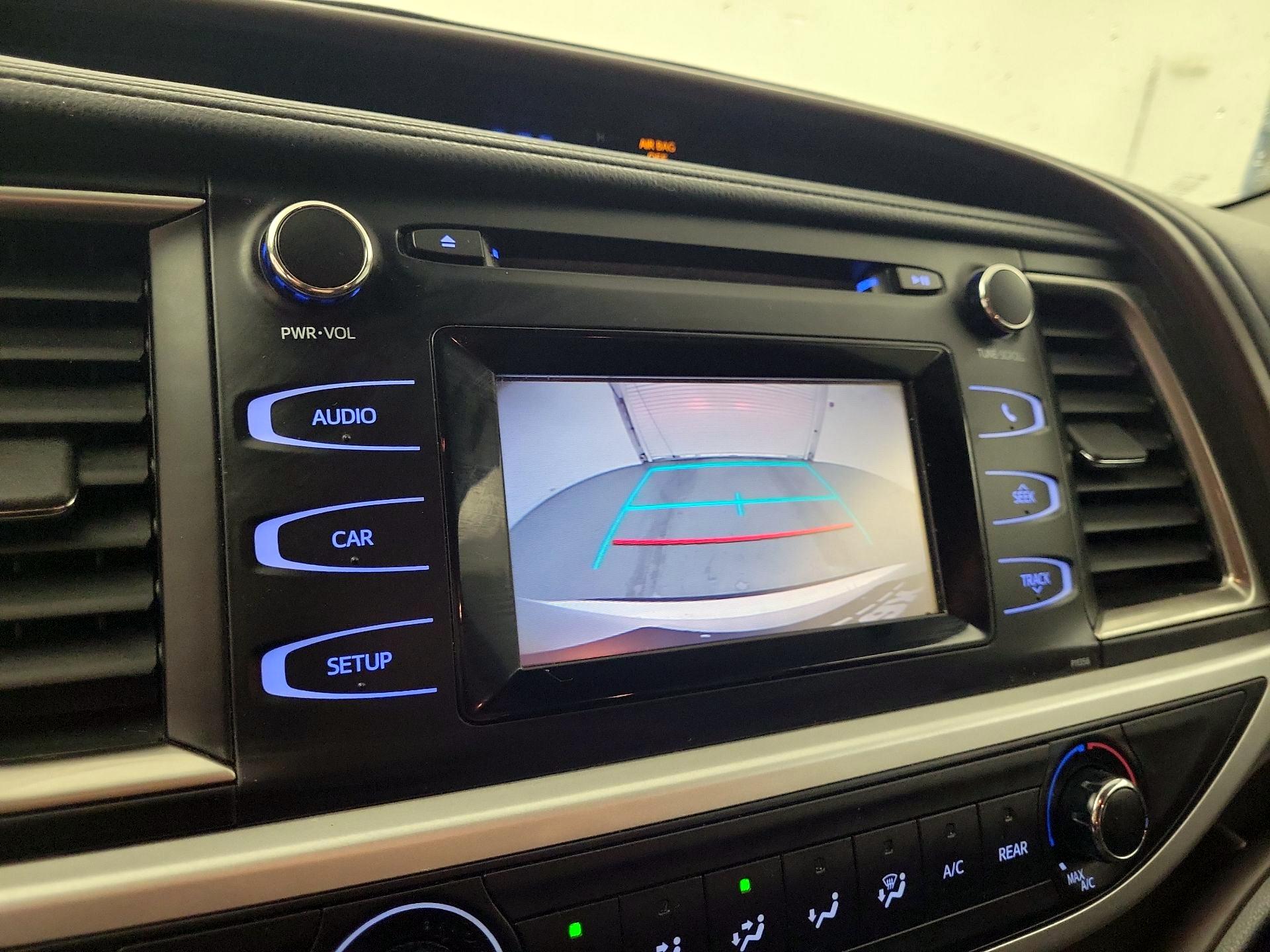 Thumbnail: 2017 Toyota Highlander - 12