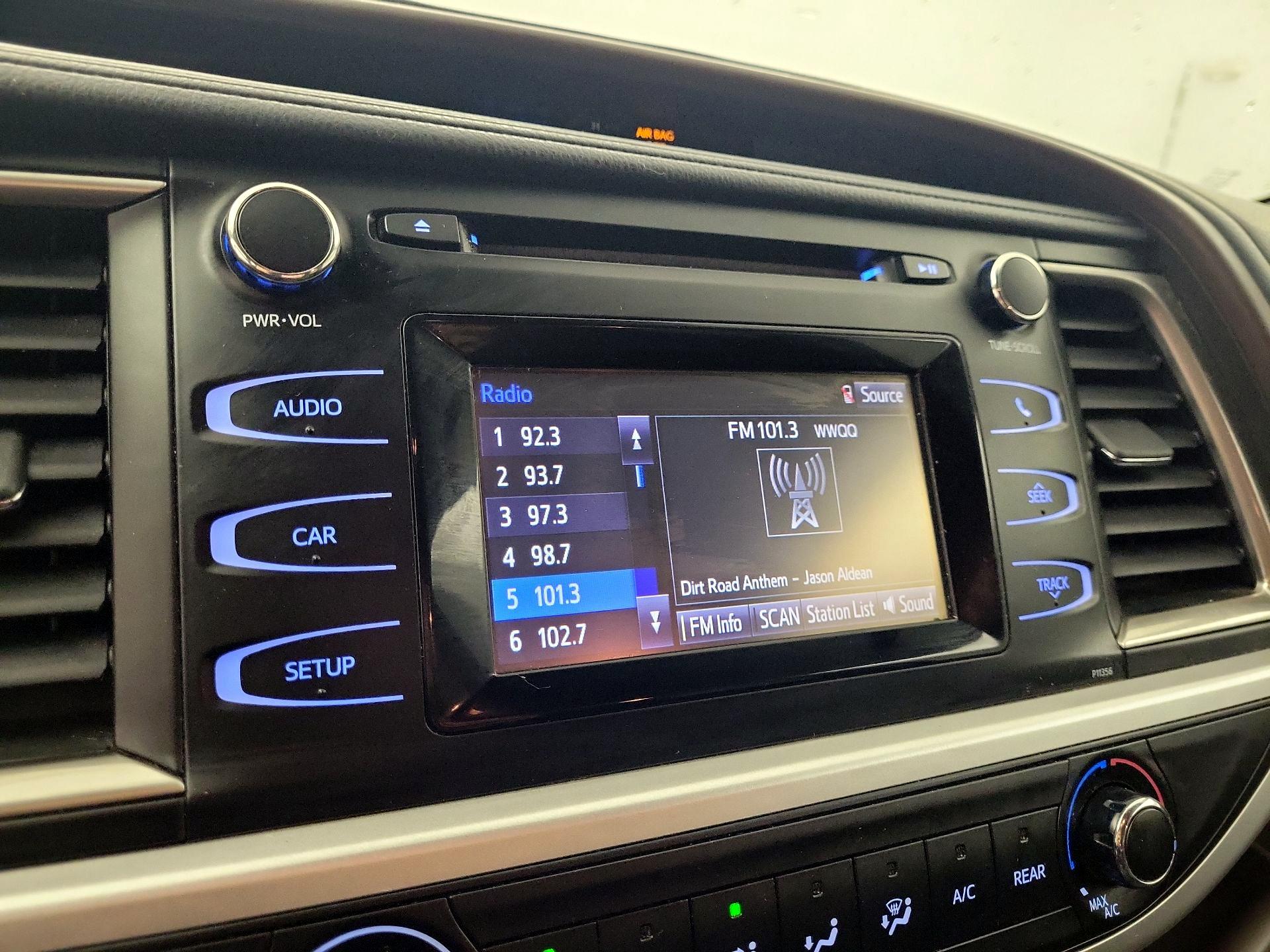 Thumbnail: 2017 Toyota Highlander - 13