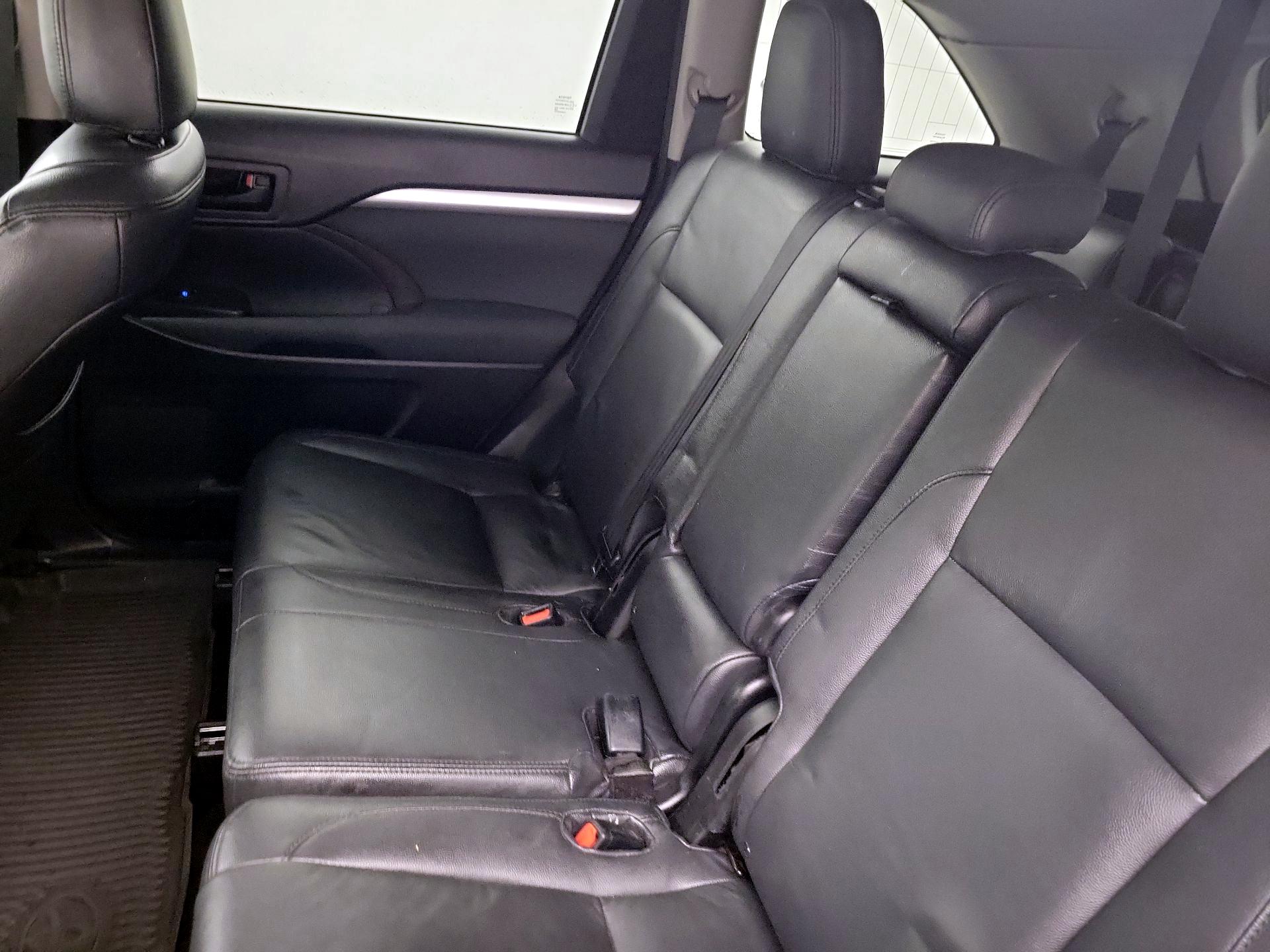 Thumbnail: 2017 Toyota Highlander - 17