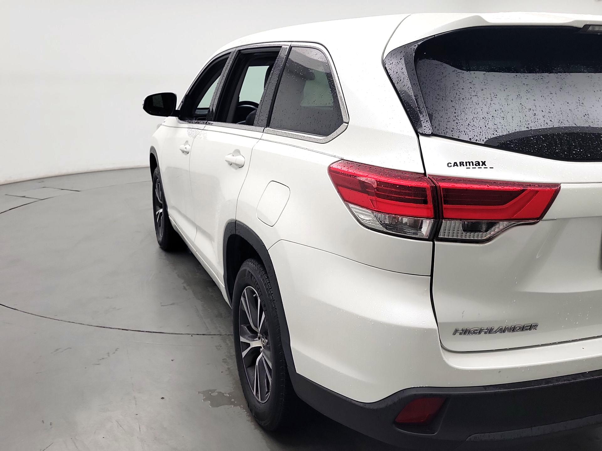 Thumbnail: 2017 Toyota Highlander - 7