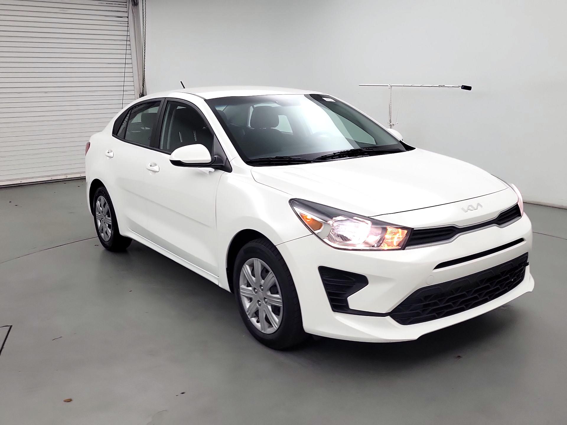 Thumbnail: 2022 Kia Rio - 1