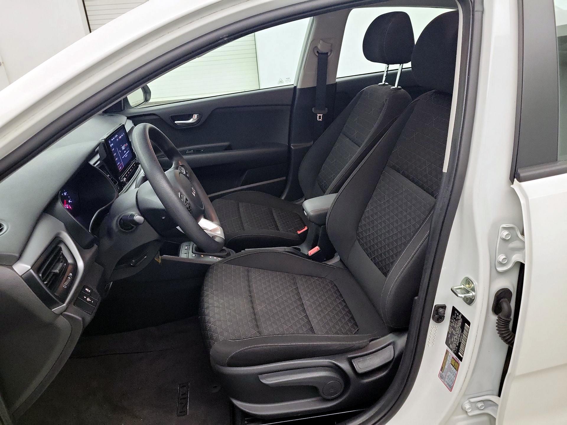 Thumbnail: 2022 Kia Rio - 9