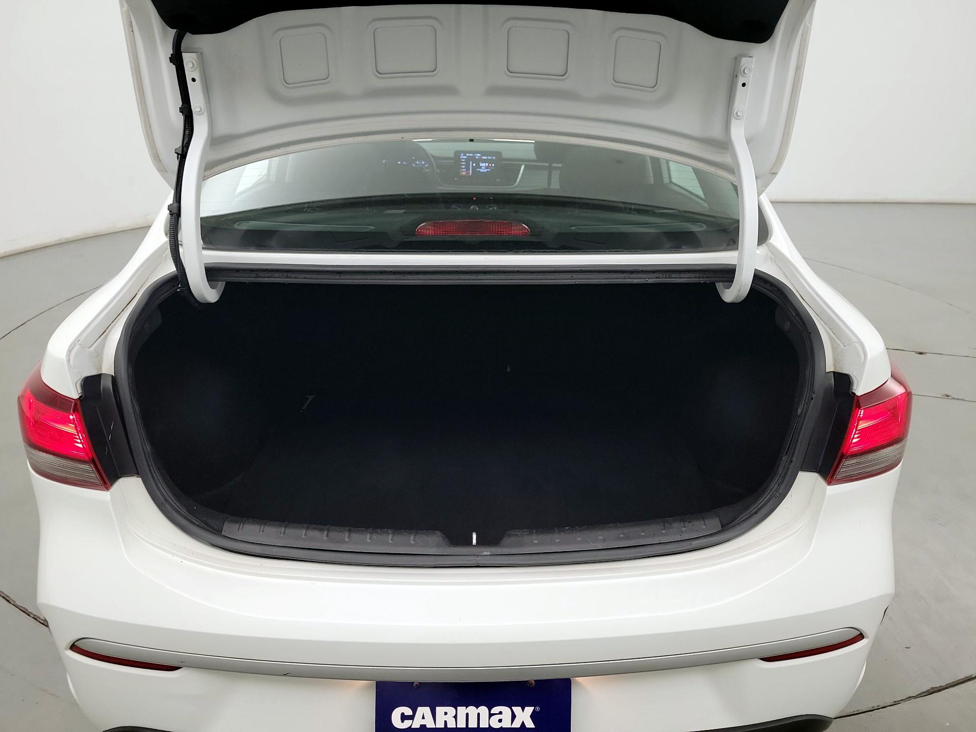 Thumbnail: 2022 Kia Rio - 18