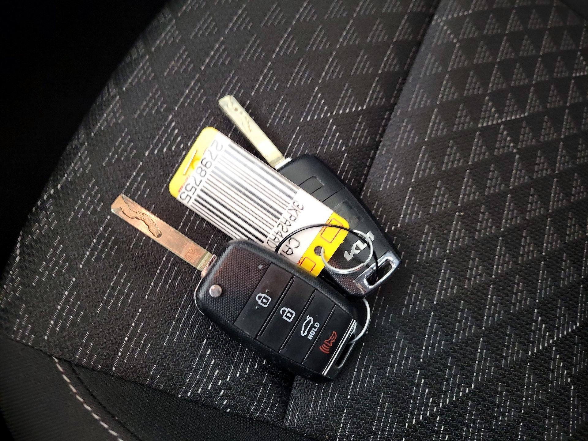 Thumbnail: 2022 Kia Rio - 20