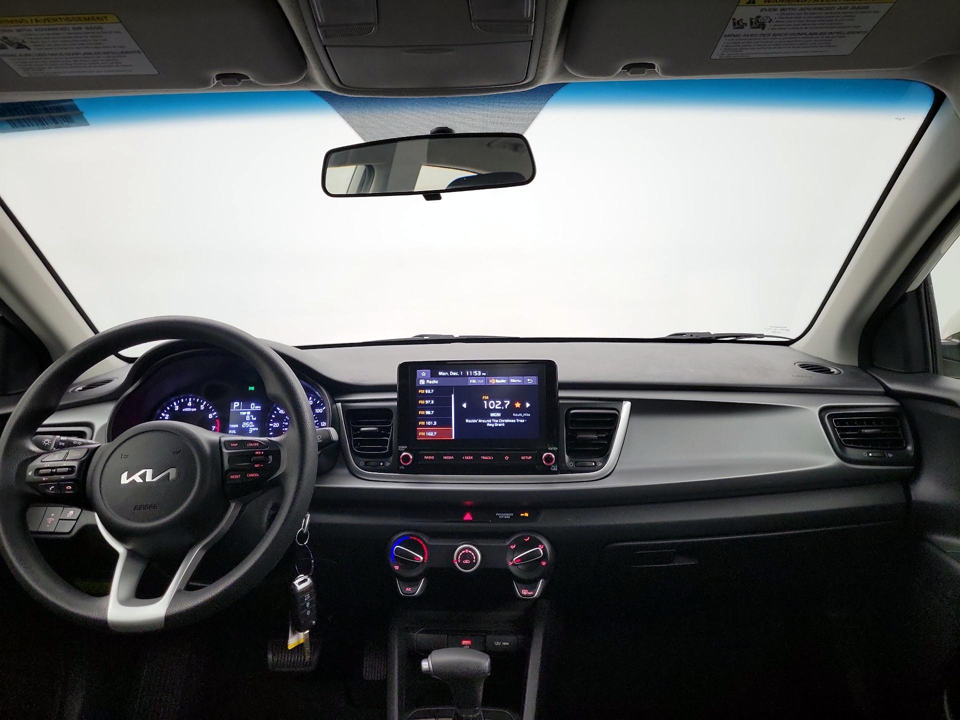 Thumbnail: 2022 Kia Rio - 8