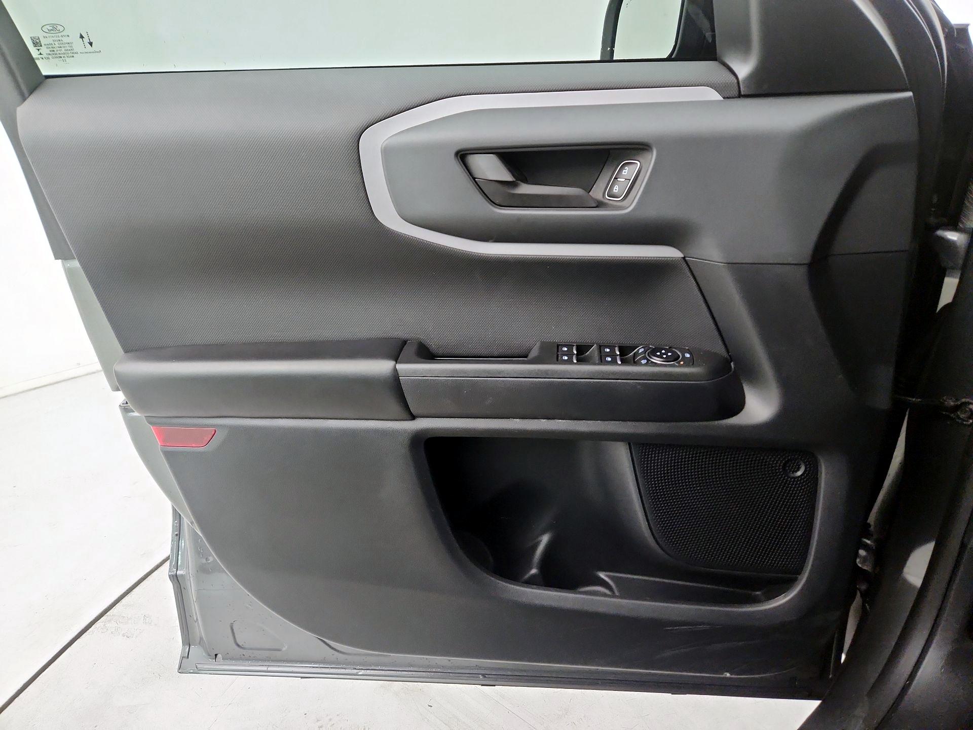 Thumbnail: 2022 Ford Bronco Sport - 10