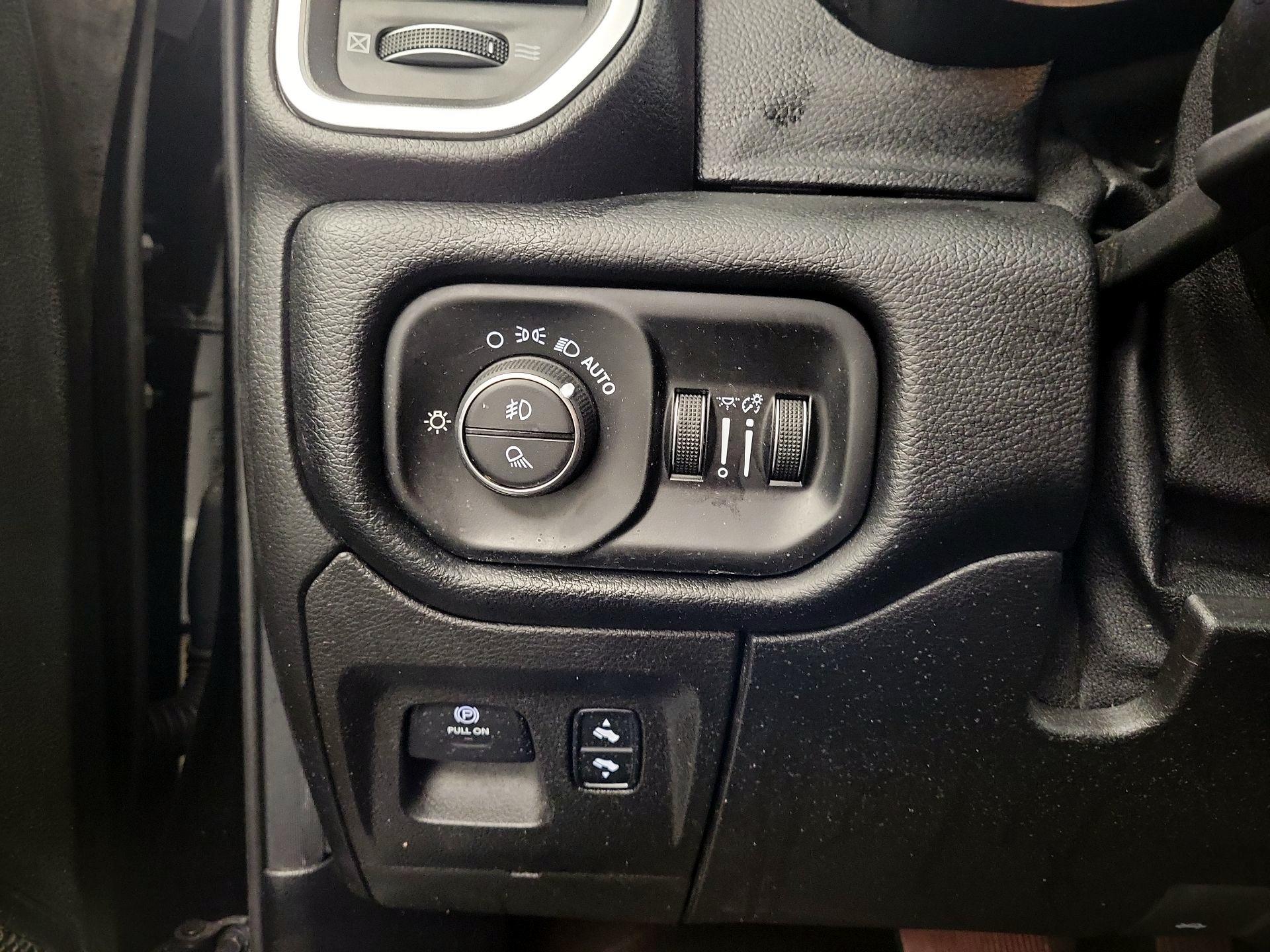 Thumbnail: 2019 RAM 1500 - 11