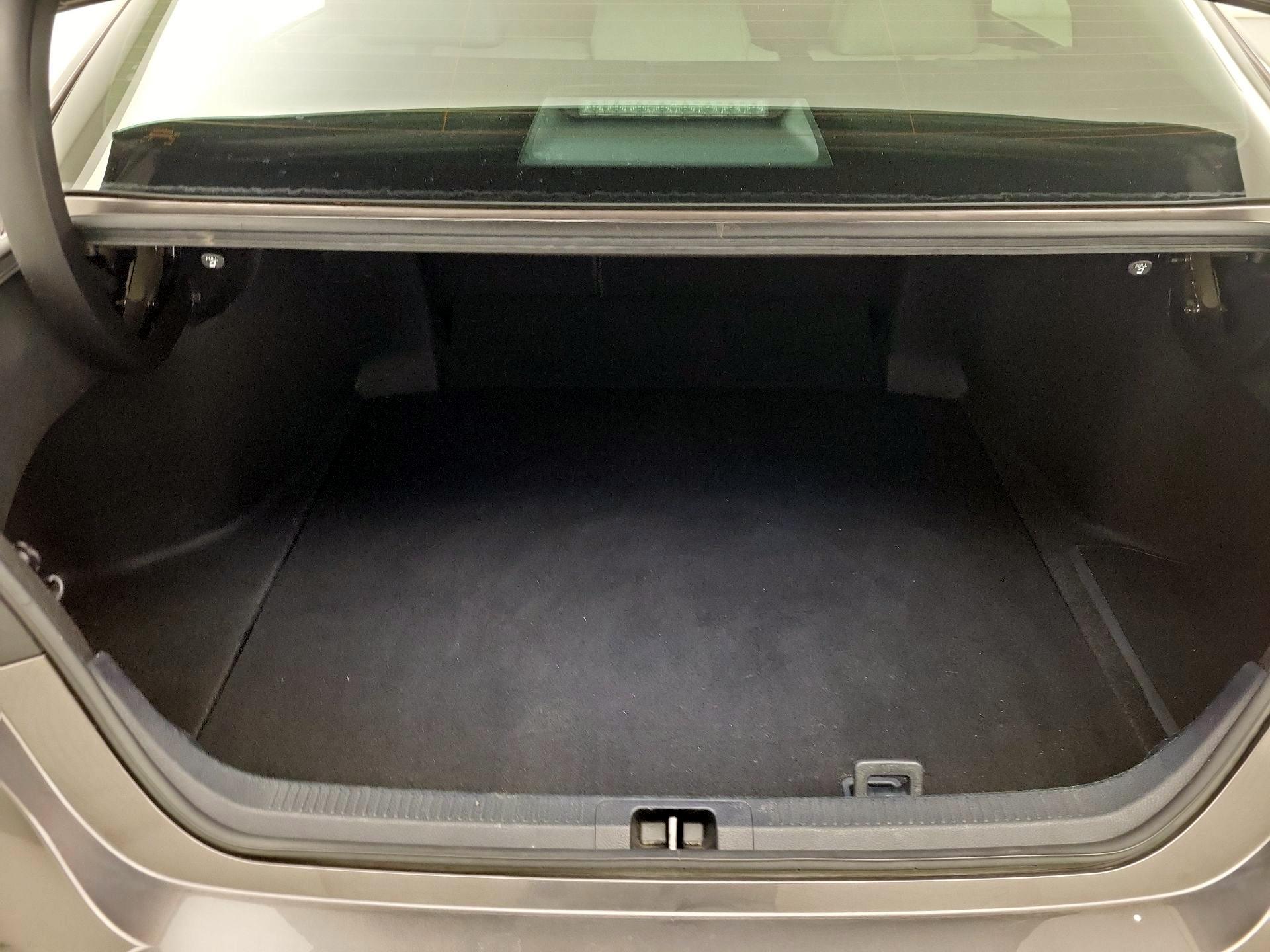 Thumbnail: 2022 Toyota Camry - 18