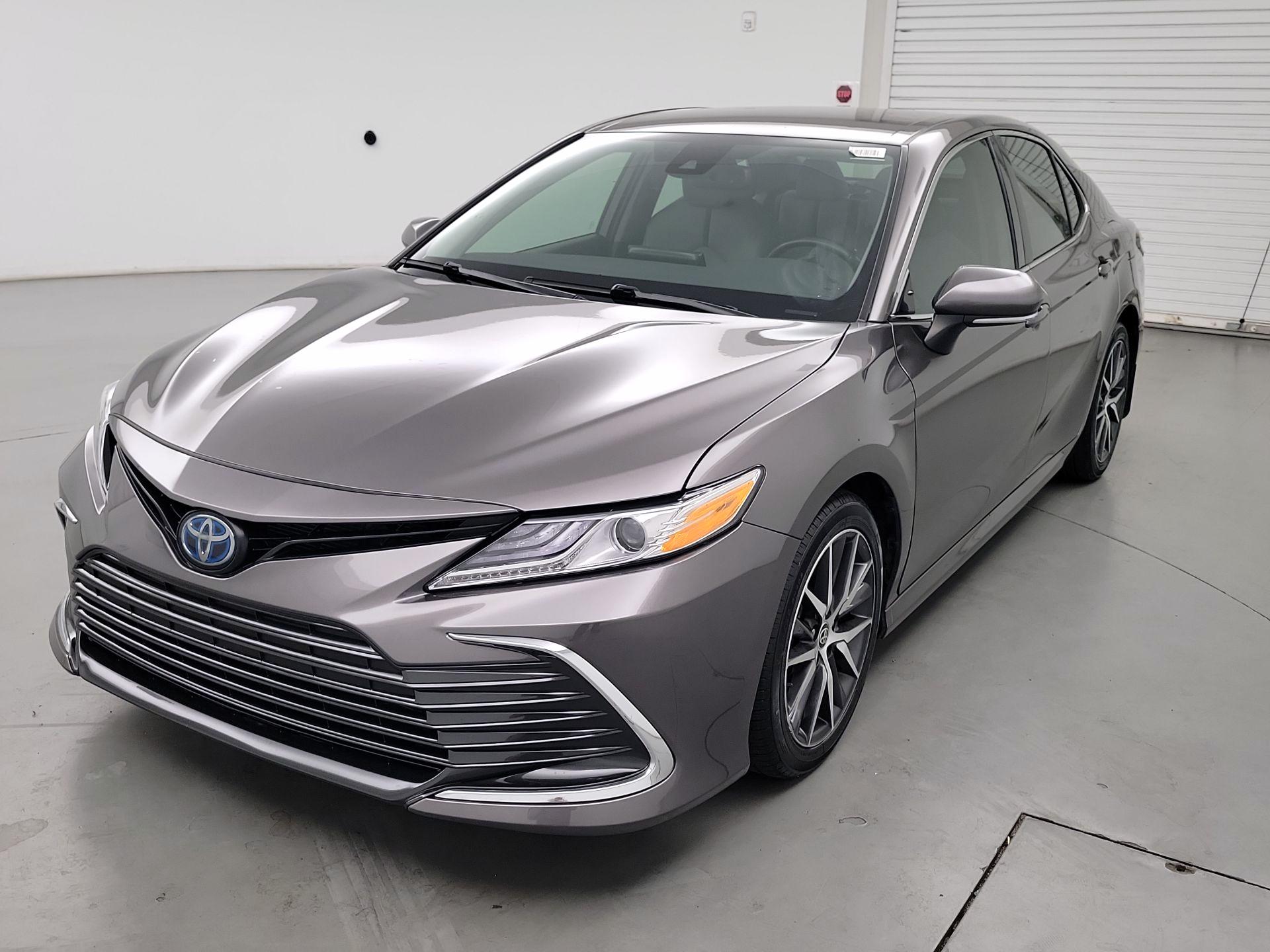 Thumbnail: 2022 Toyota Camry - 3