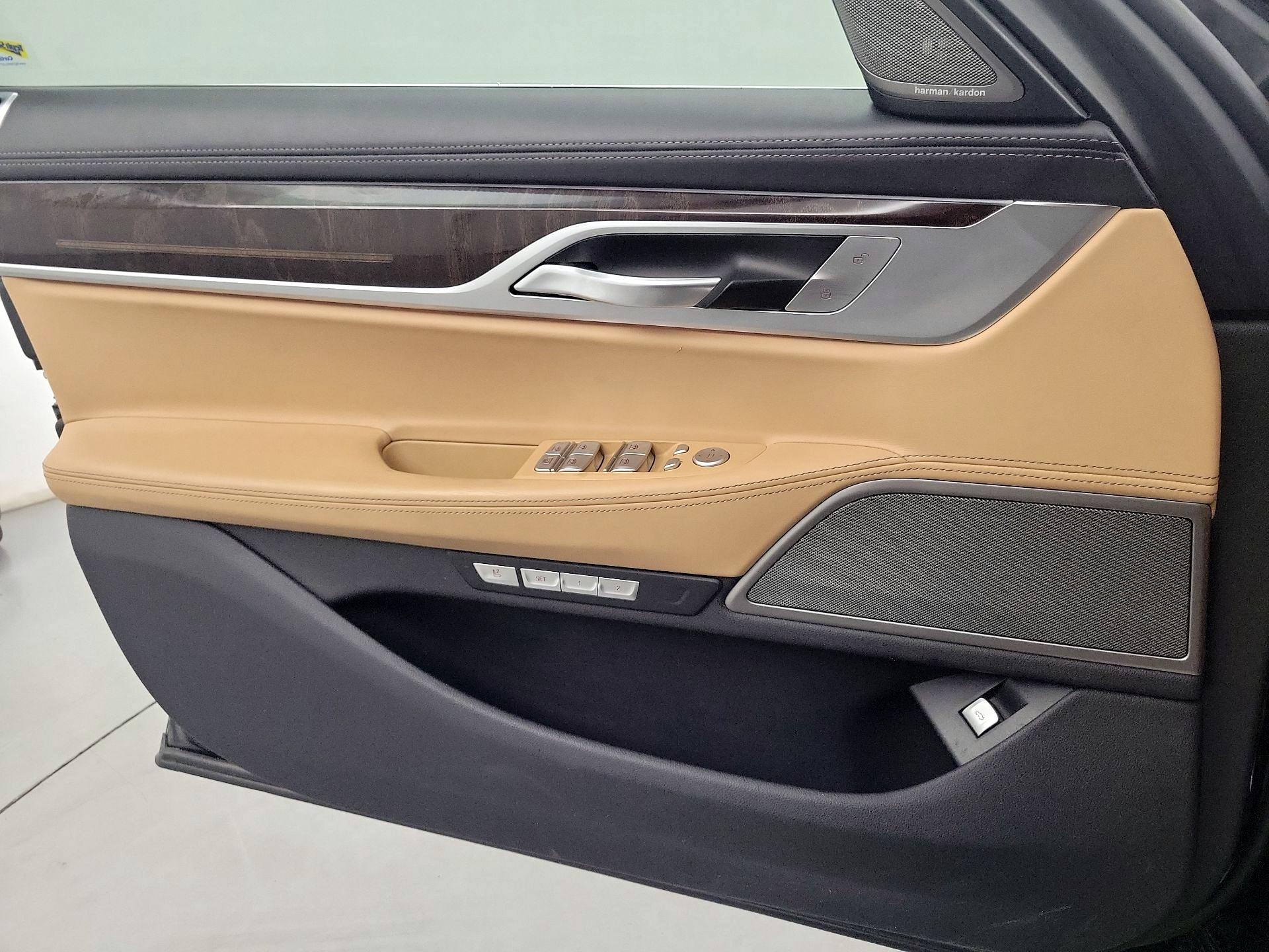 Thumbnail: 2018 BMW 7 Series - 10