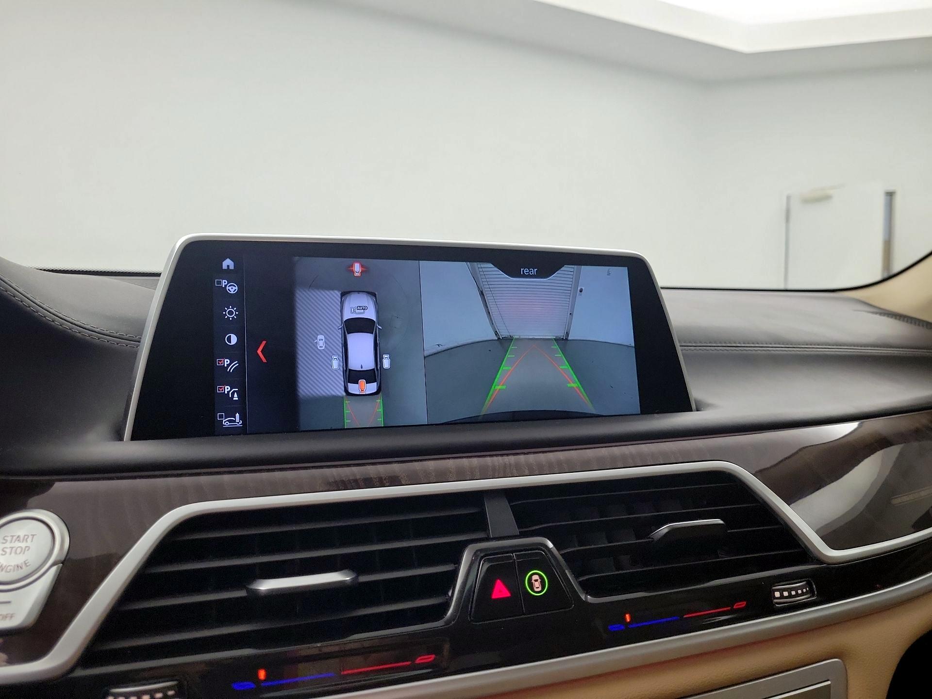 Thumbnail: 2018 BMW 7 Series - 13