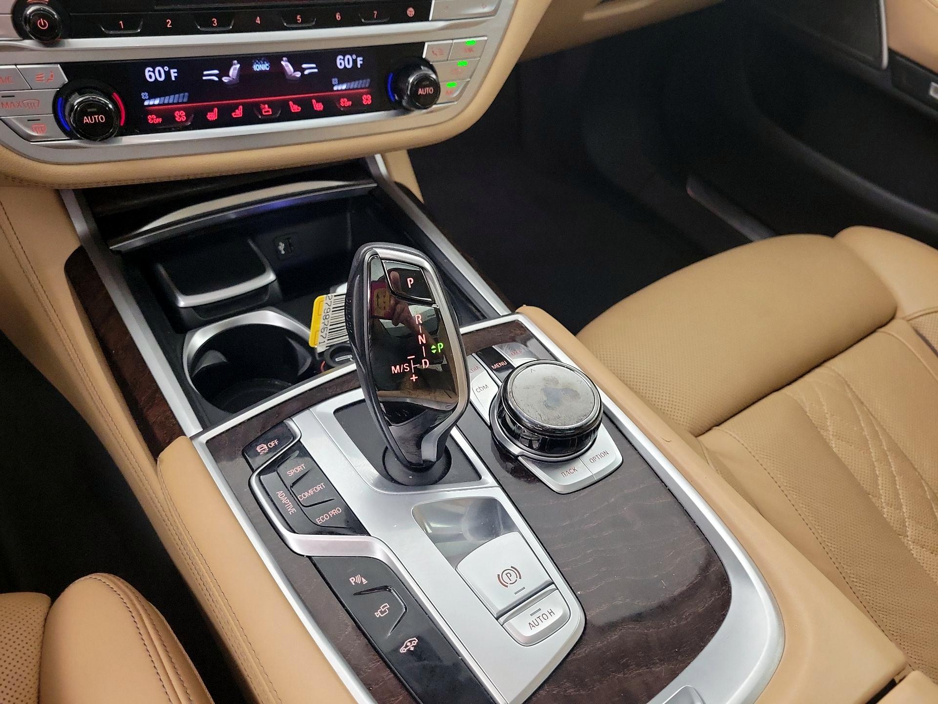 Thumbnail: 2018 BMW 7 Series - 16