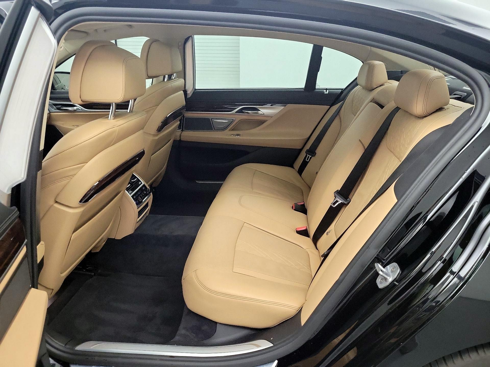 Thumbnail: 2018 BMW 7 Series - 19