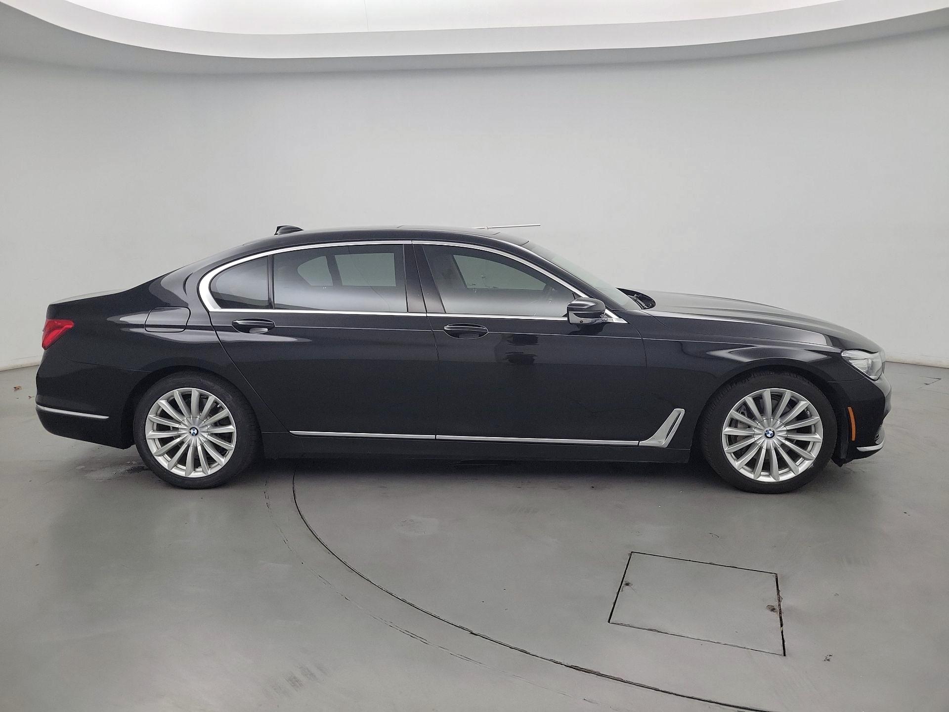 Thumbnail: 2018 BMW 7 Series - 4