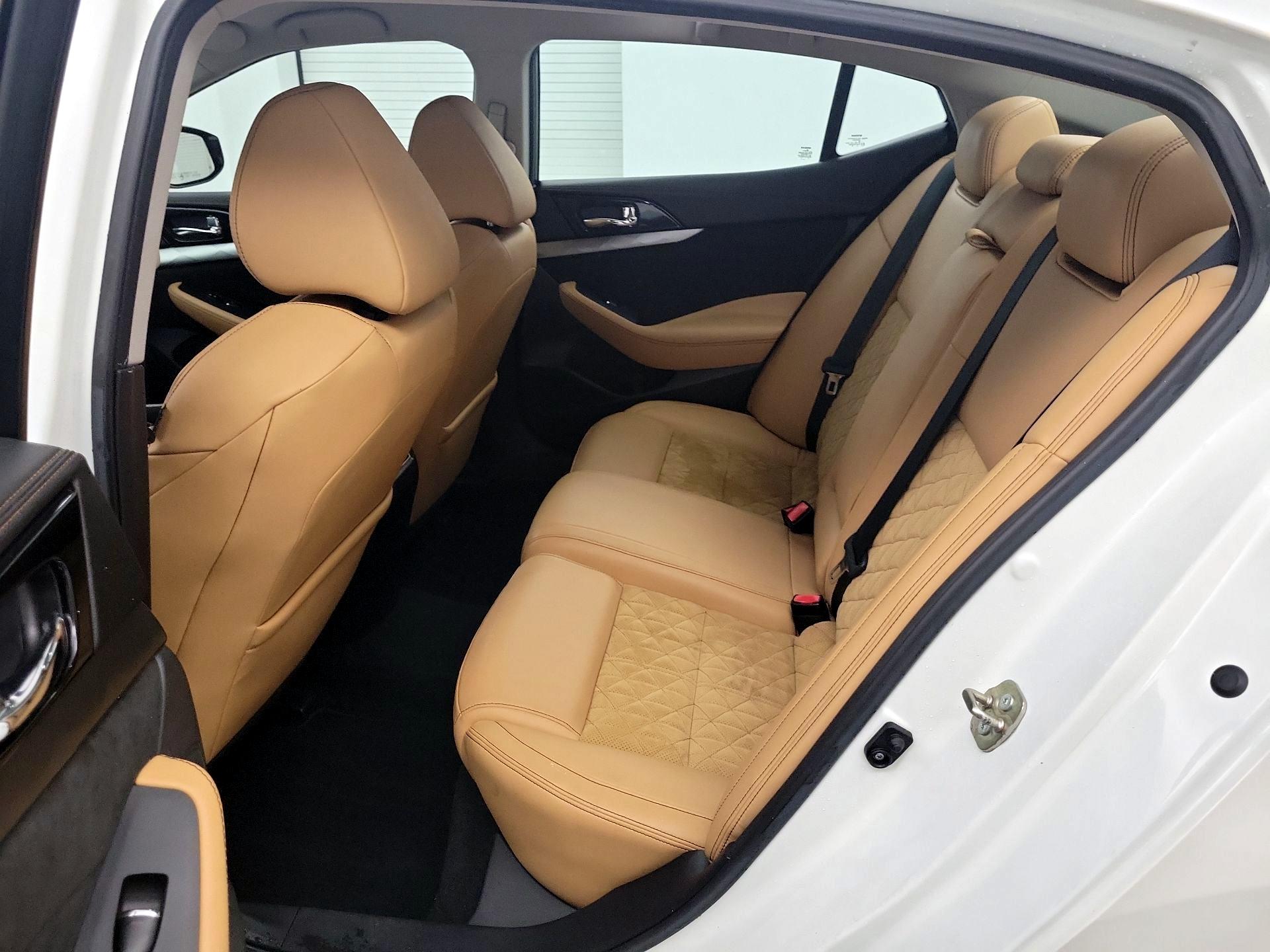 Thumbnail: 2016 Nissan Maxima - 18