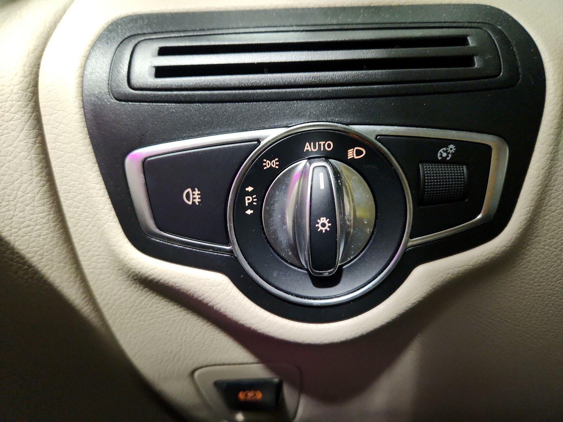 Thumbnail: 2021 Mercedes-Benz GLC - 13