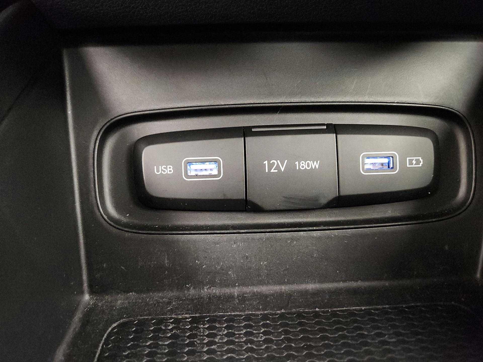 Thumbnail: 2022 Hyundai Venue - 18