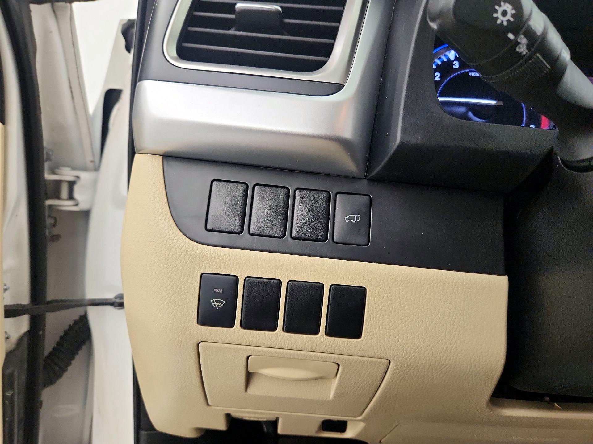 Thumbnail: 2015 Toyota Highlander - 13