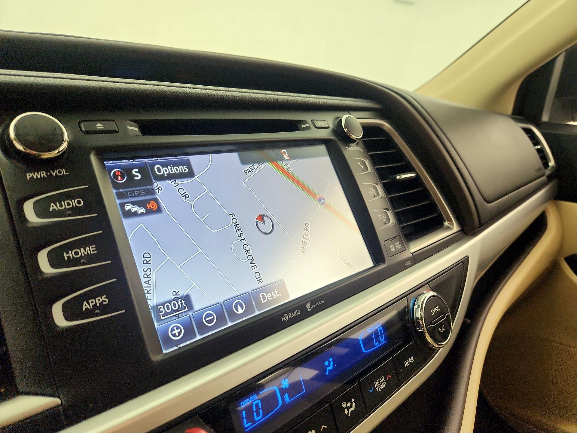 Thumbnail: 2015 Toyota Highlander - 14