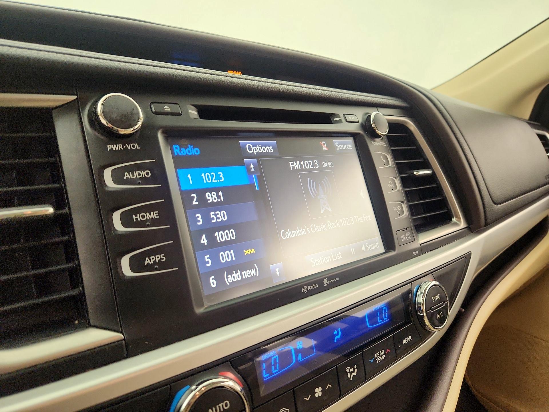 Thumbnail: 2015 Toyota Highlander - 16