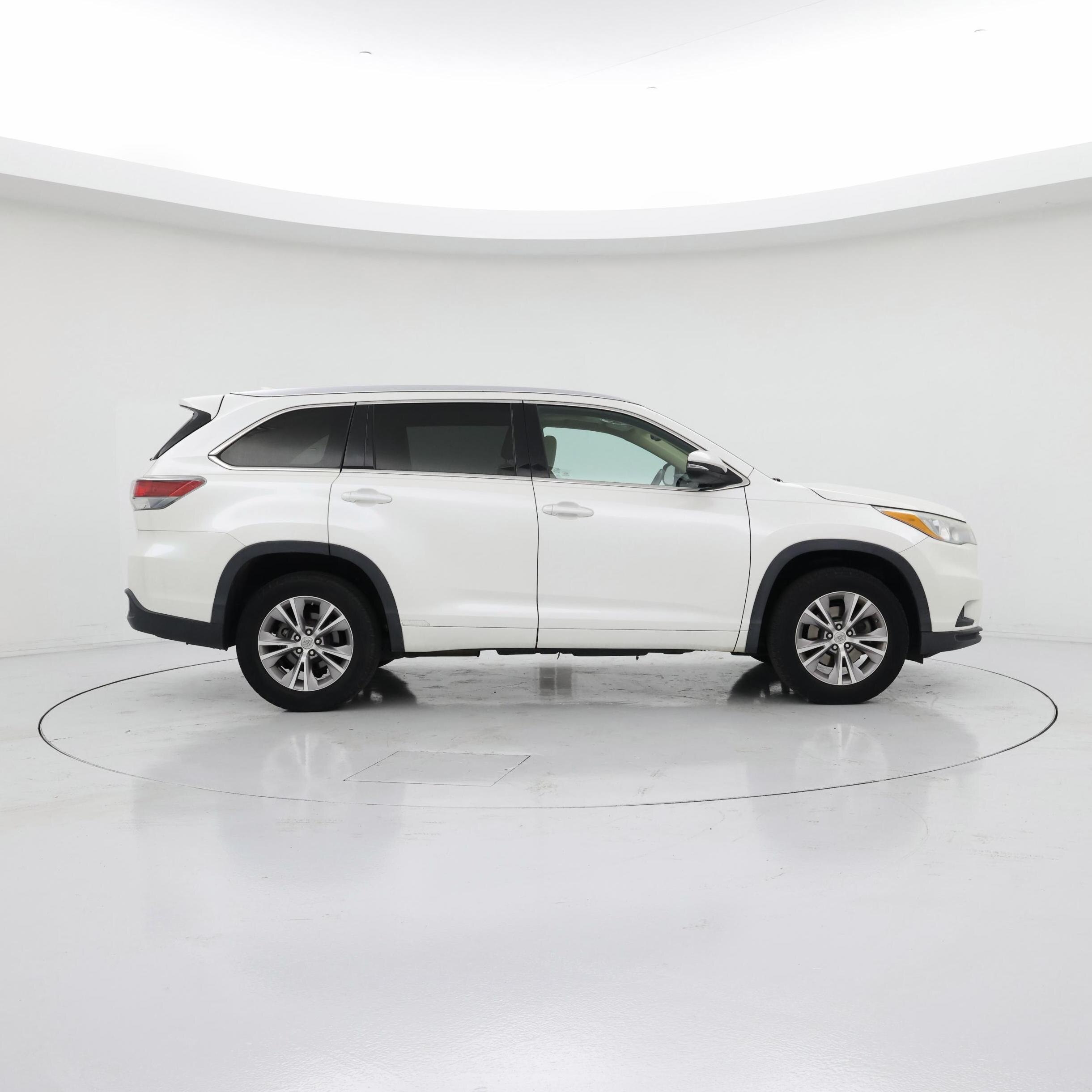 Thumbnail: 2015 Toyota Highlander - 7