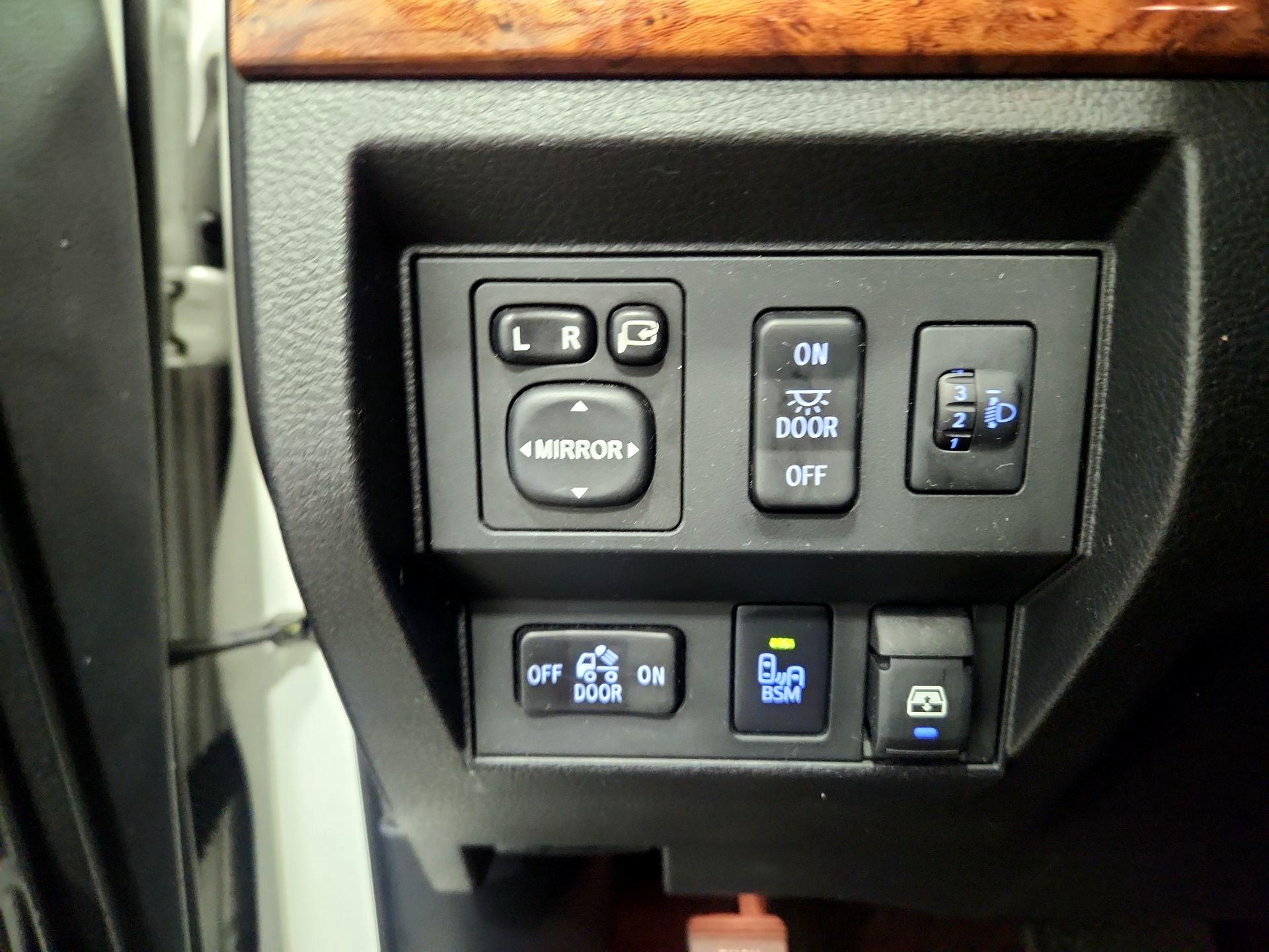 Thumbnail: 2014 Toyota Tundra - 13