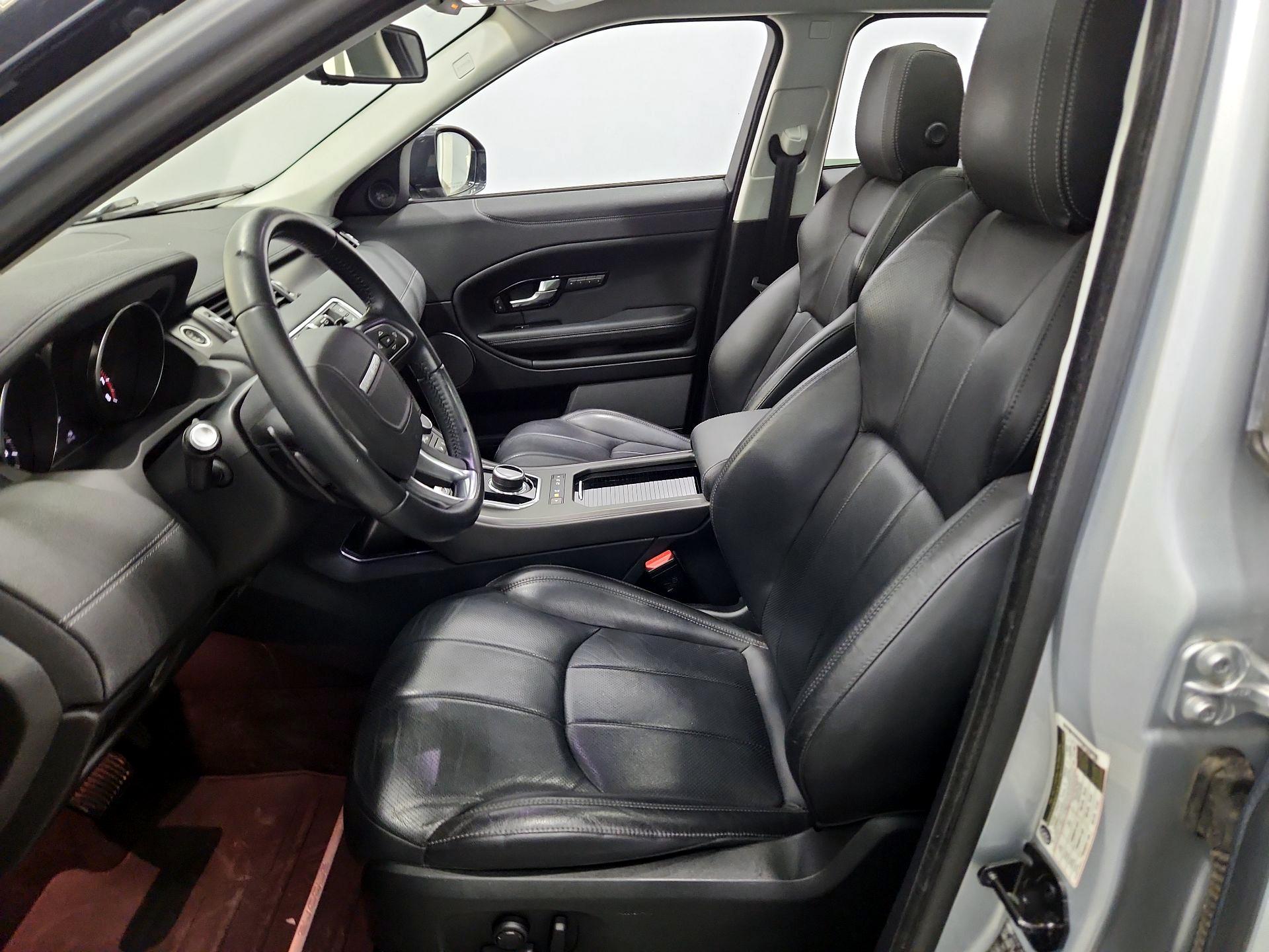 Thumbnail: 2019 Land Rover Range Rover Evoque - 11