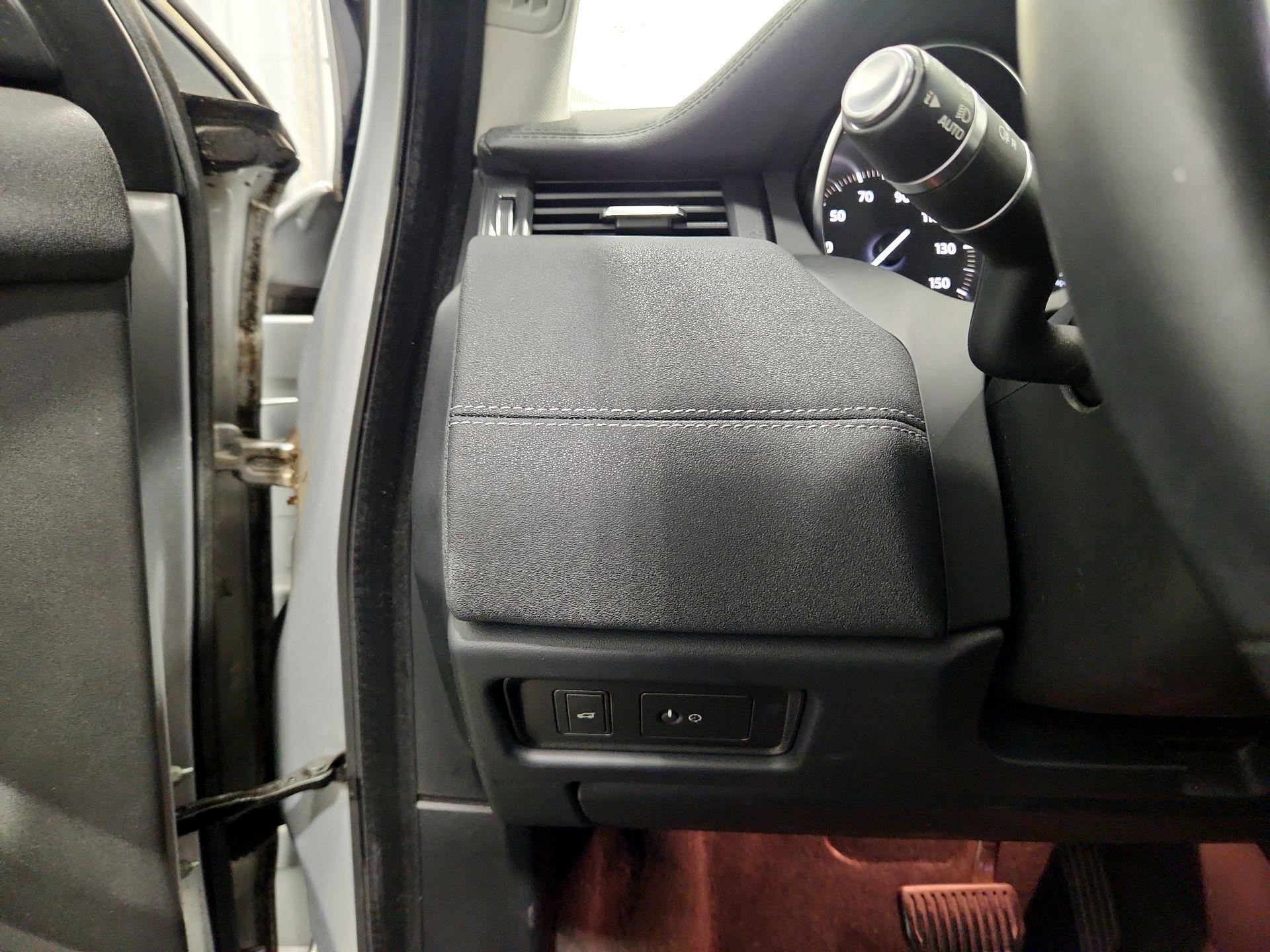 Thumbnail: 2019 Land Rover Range Rover Evoque - 13