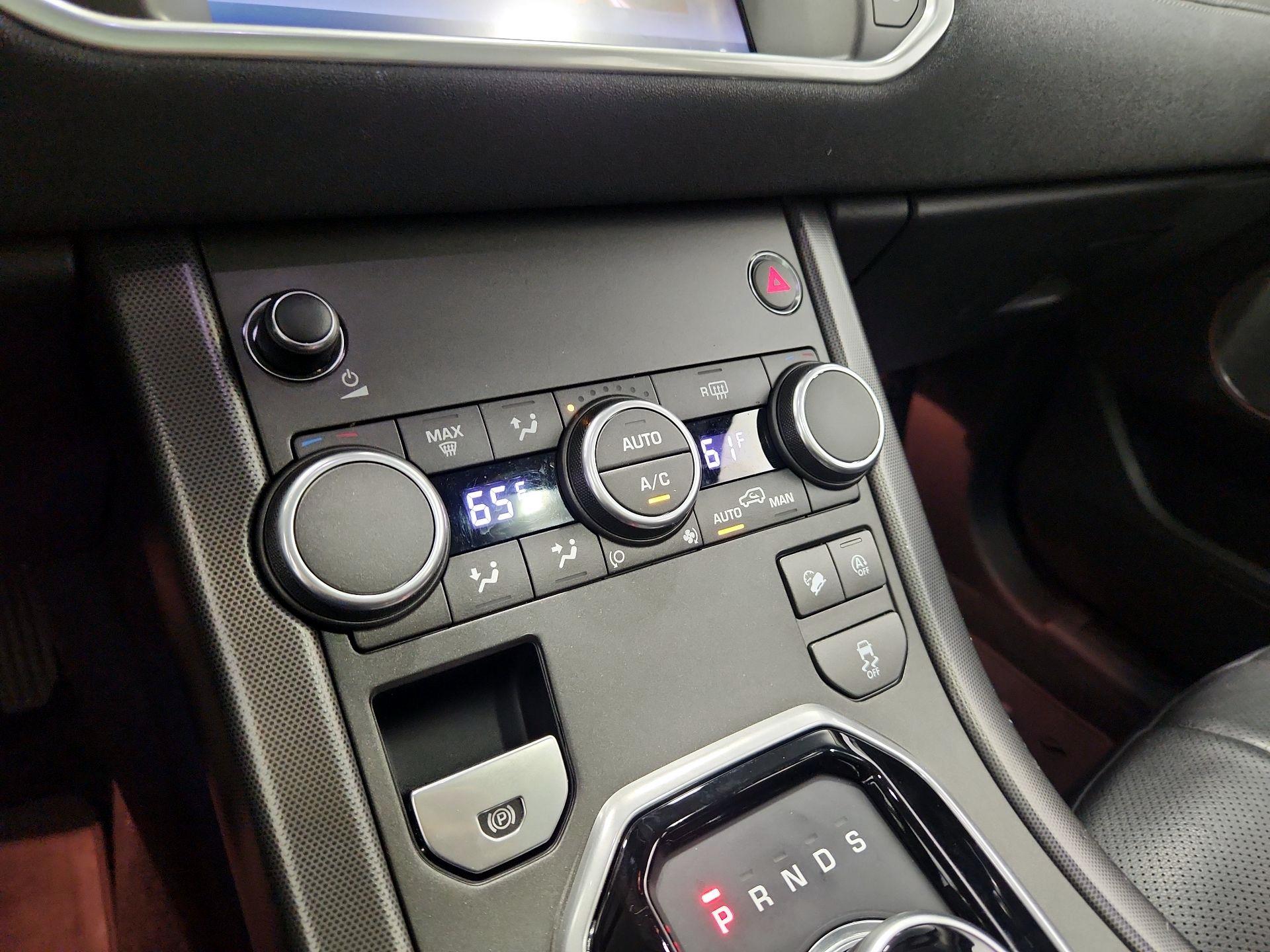 Thumbnail: 2019 Land Rover Range Rover Evoque - 17