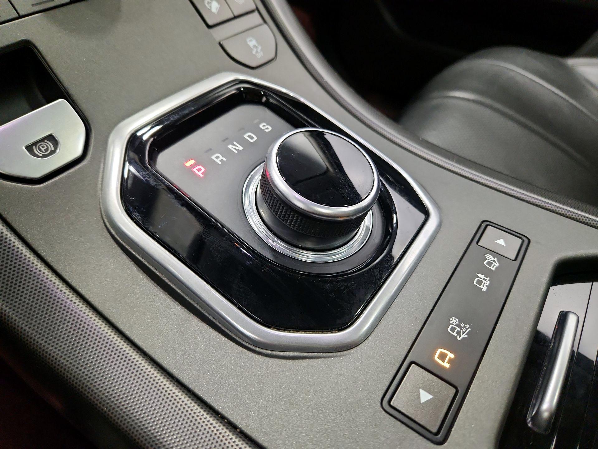 Thumbnail: 2019 Land Rover Range Rover Evoque - 18