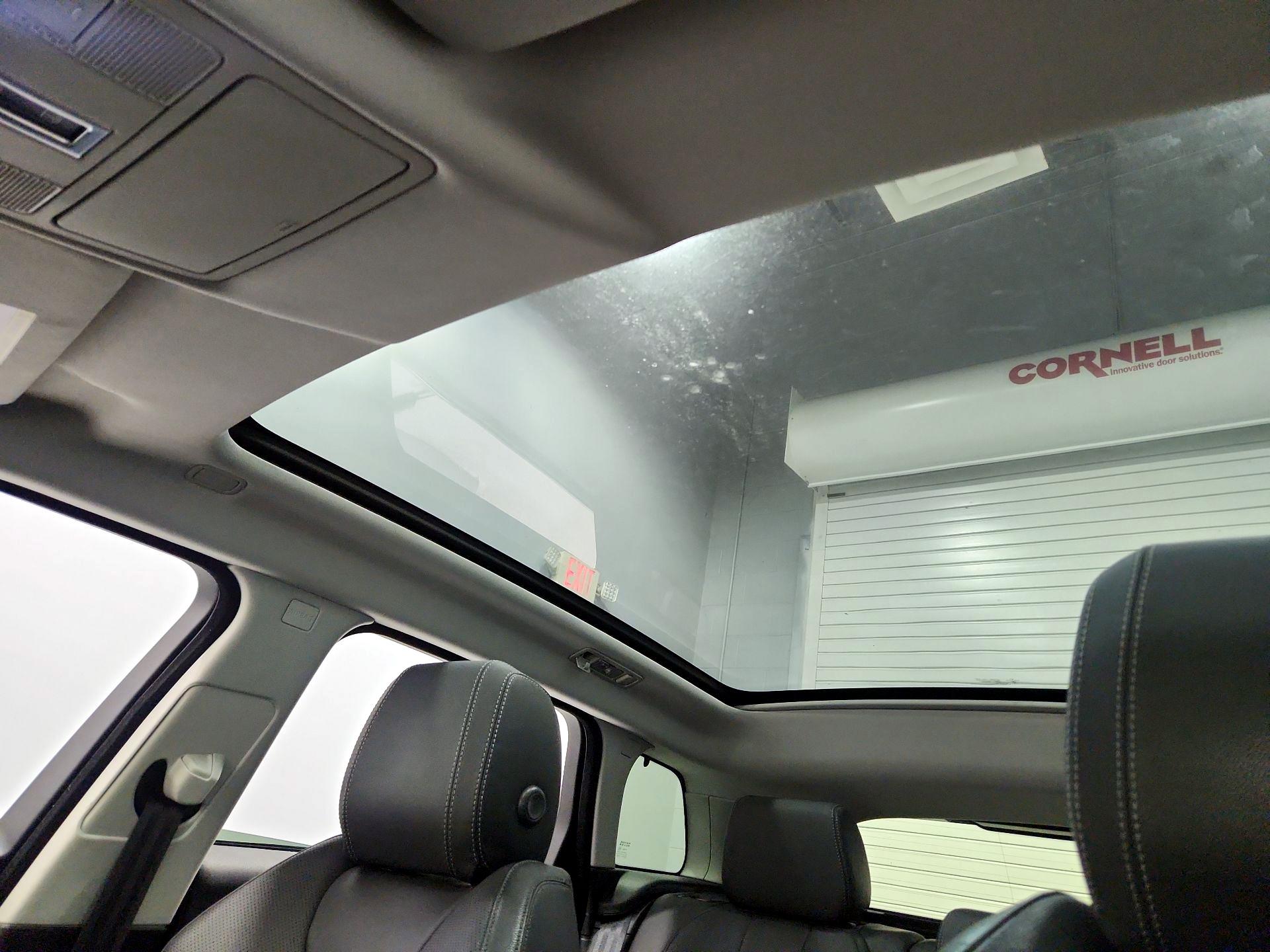 Thumbnail: 2019 Land Rover Range Rover Evoque - 20