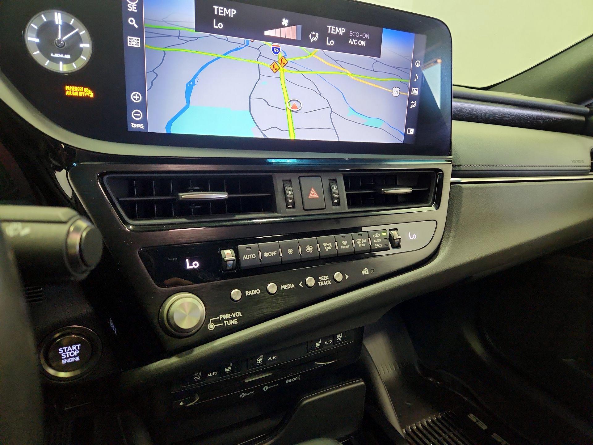 Thumbnail: 2022 Lexus ES - 17