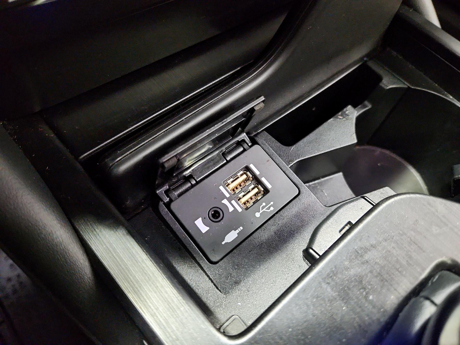 Thumbnail: 2022 Lexus ES - 19