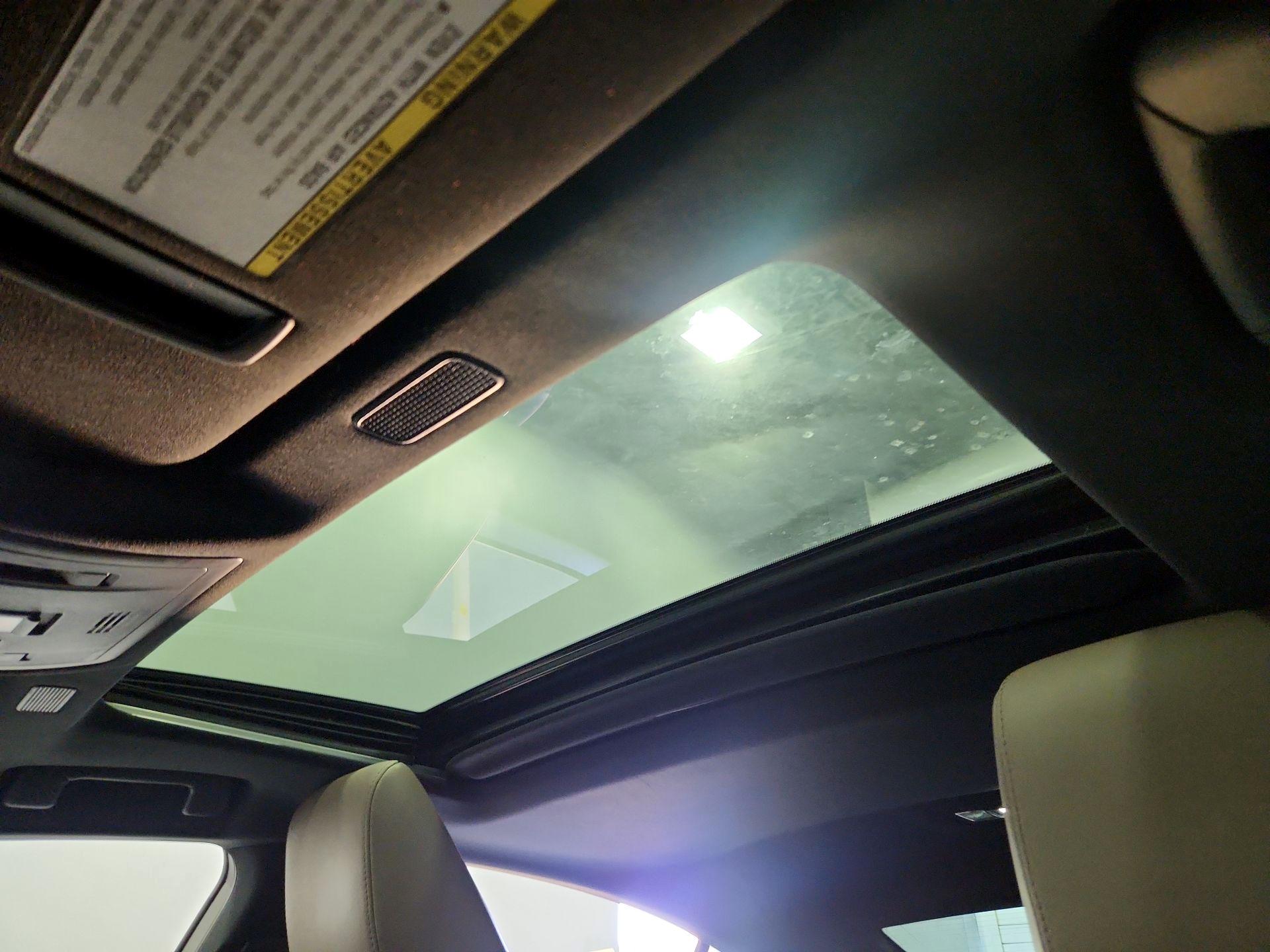 Thumbnail: 2022 Lexus ES - 20