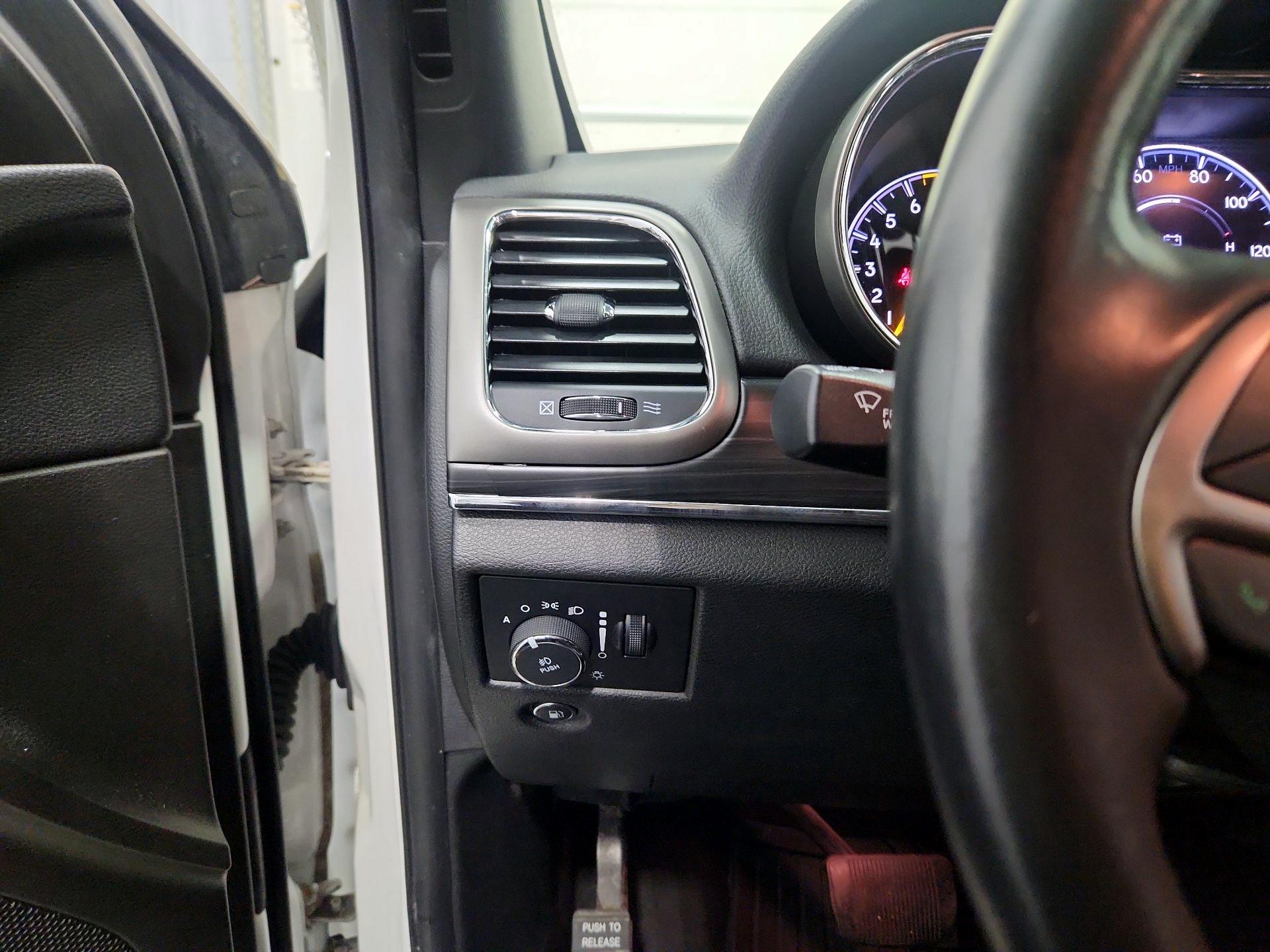 Thumbnail: 2019 Jeep Grand Cherokee - 13