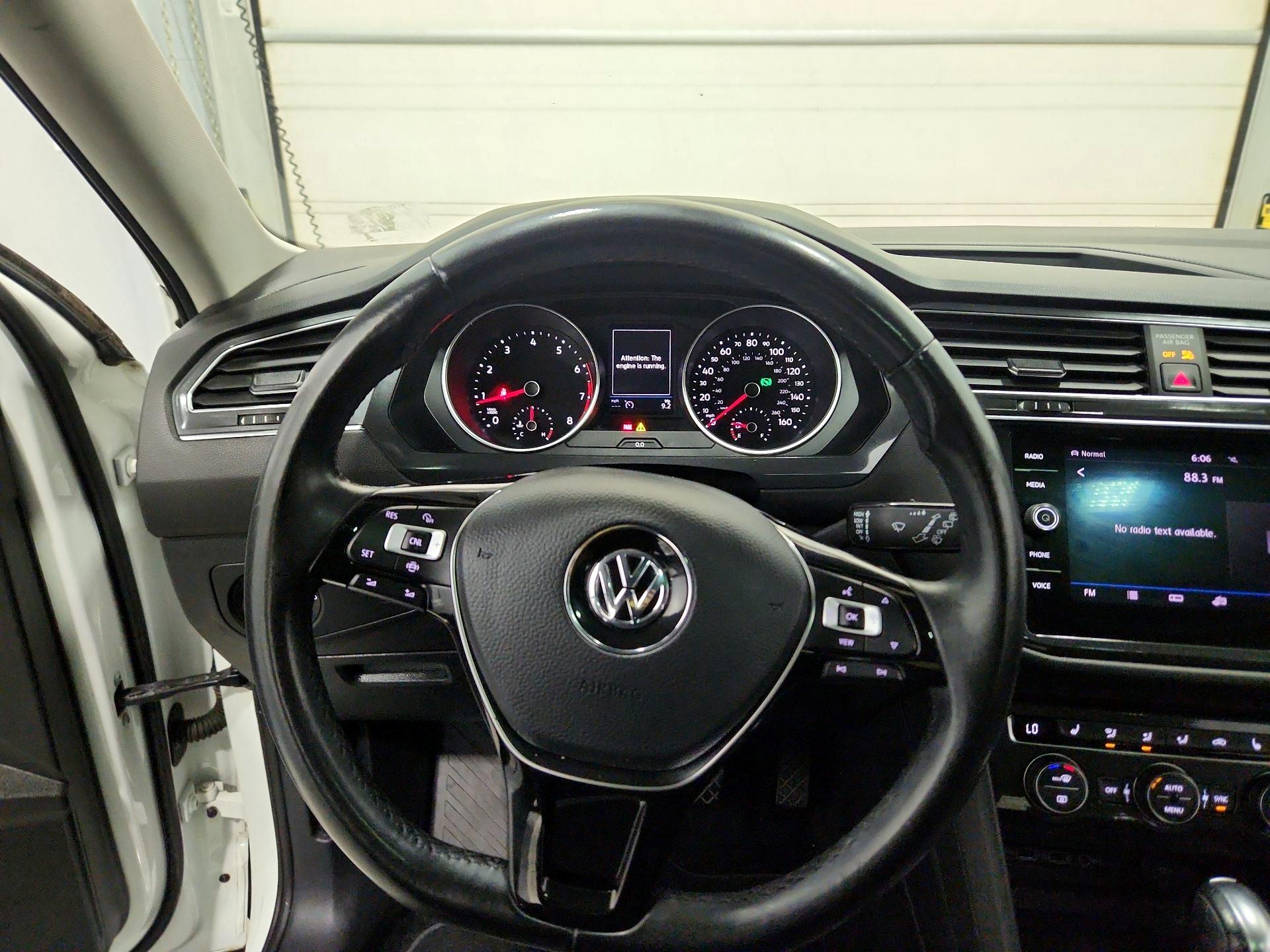 Thumbnail: 2019 Volkswagen Tiguan - 10