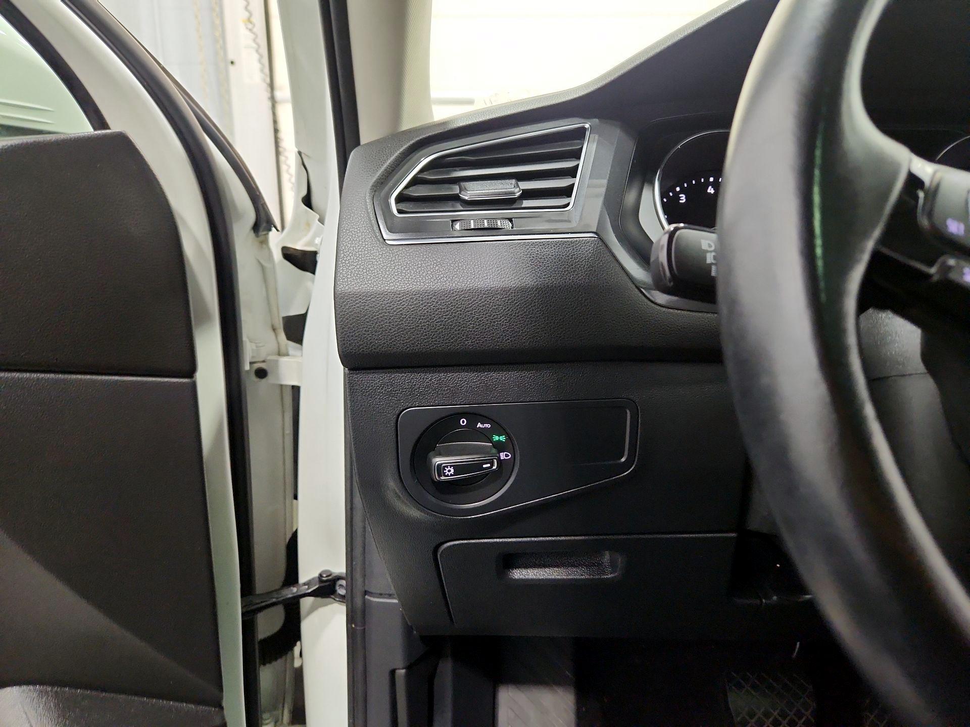 Thumbnail: 2019 Volkswagen Tiguan - 13