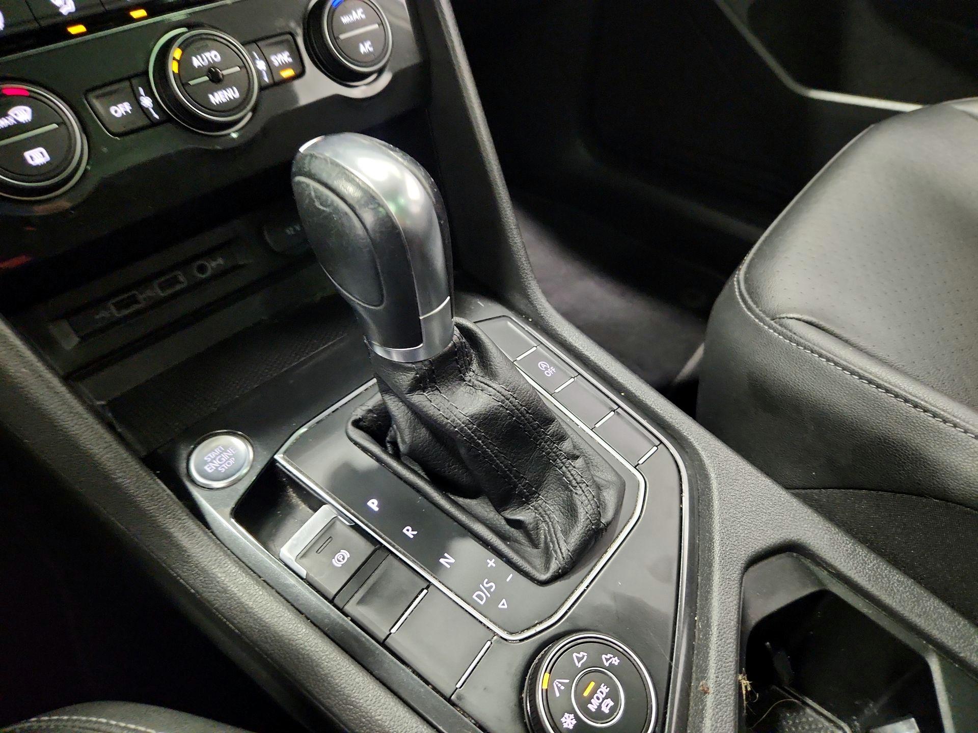 Thumbnail: 2019 Volkswagen Tiguan - 17