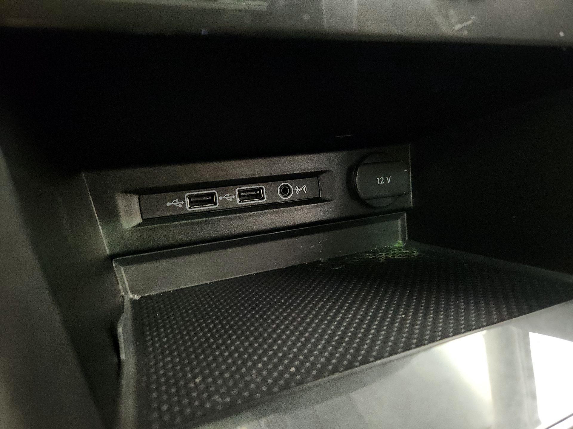 Thumbnail: 2019 Volkswagen Tiguan - 18