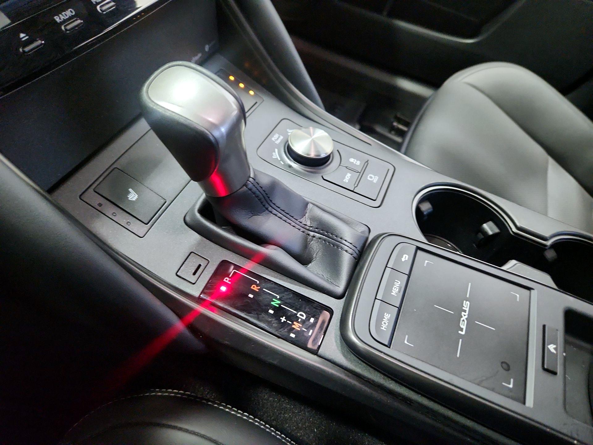 Thumbnail: 2024 Lexus IS - 17