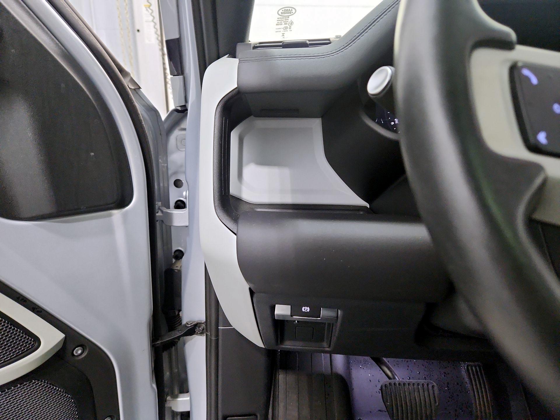 Thumbnail: 2024 Land Rover Defender - 13